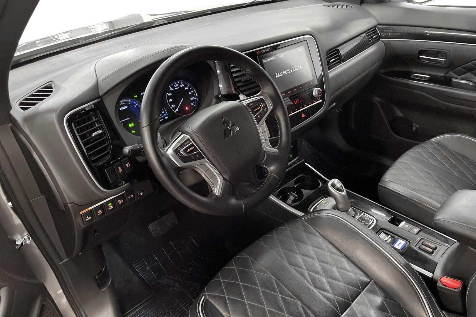 Mitsubishi Outlander PHEV 2020