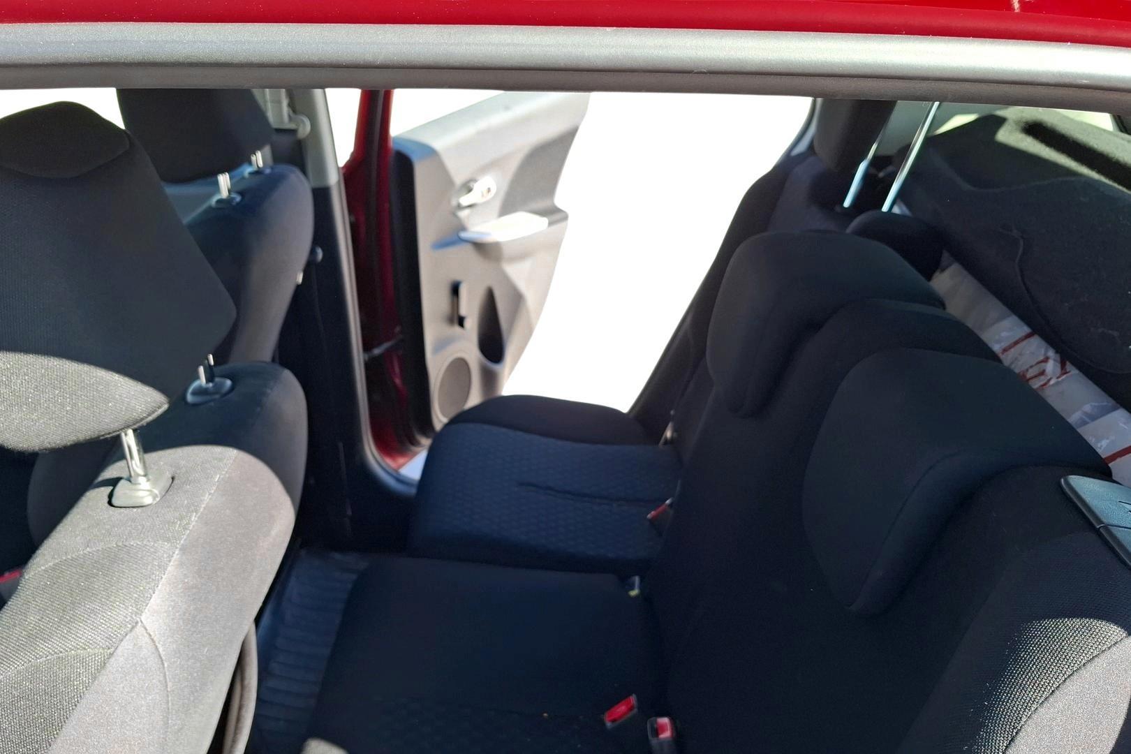 TOYOTA URBAN CRUISER 2010