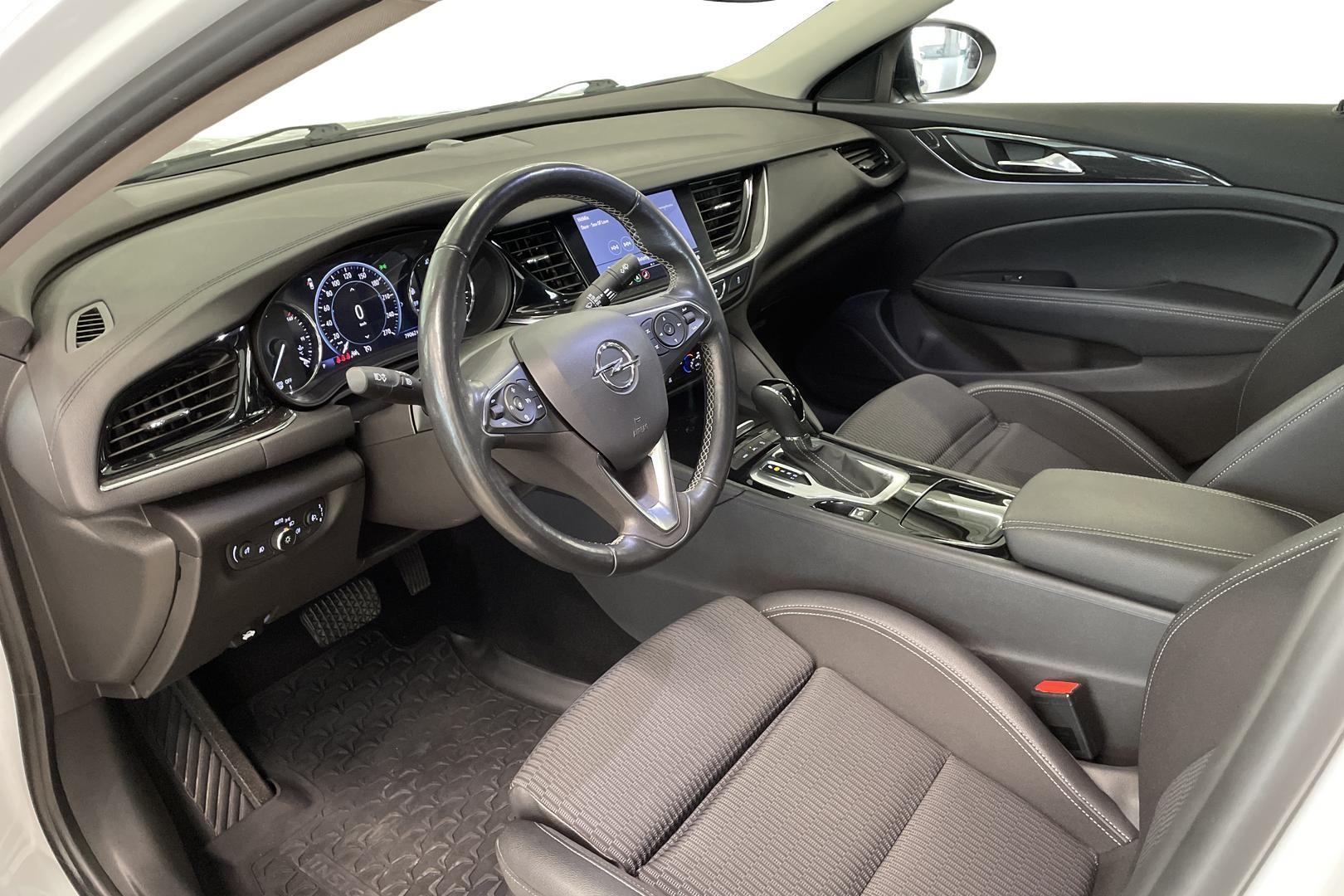 OPEL INSIGNIA 2022
