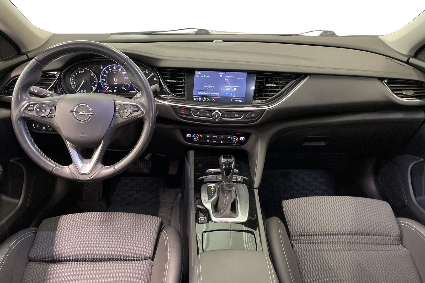 OPEL INSIGNIA 2022