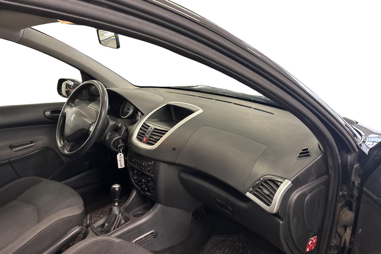 PEUGEOT 206+ 2010