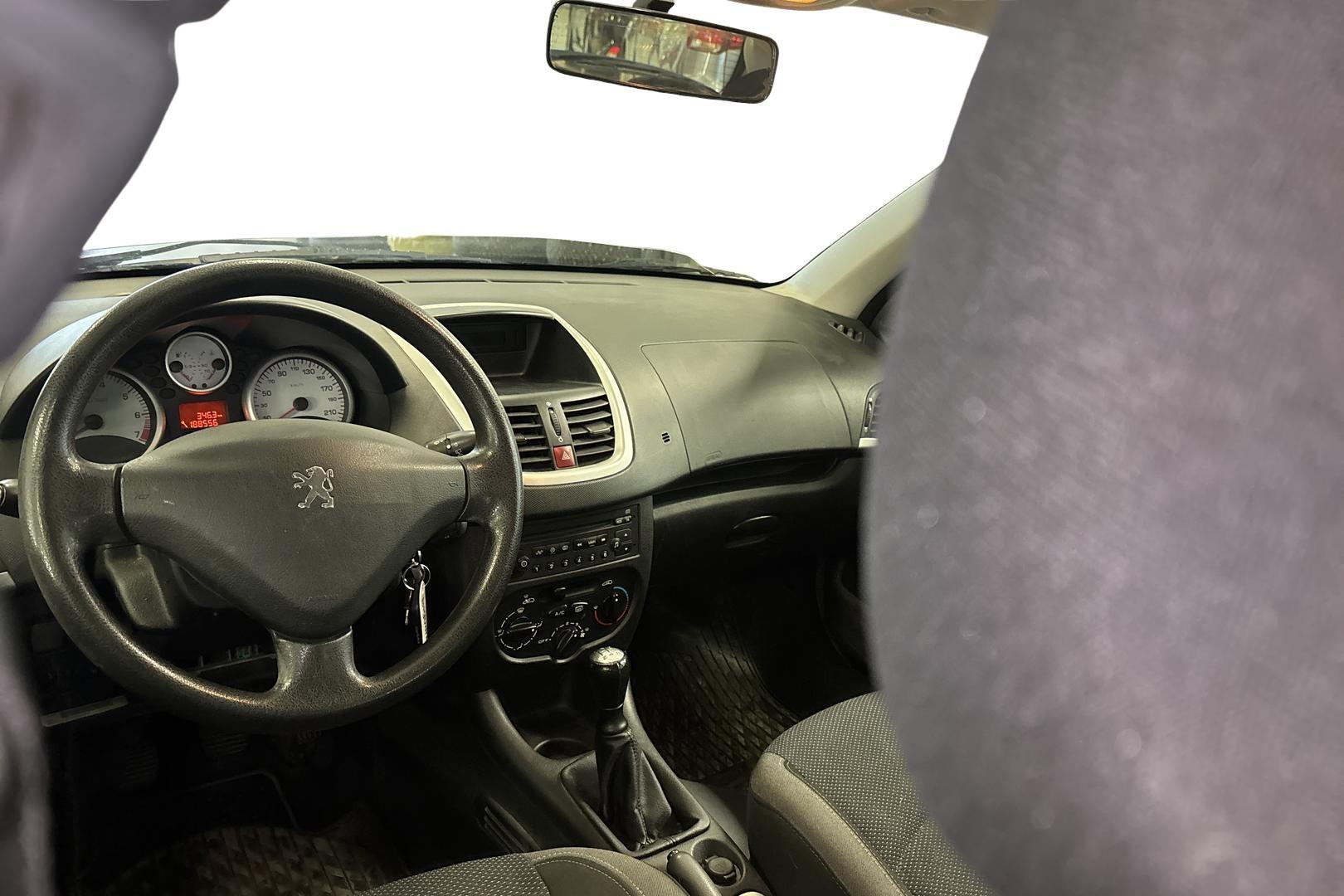 PEUGEOT 206+ 2010