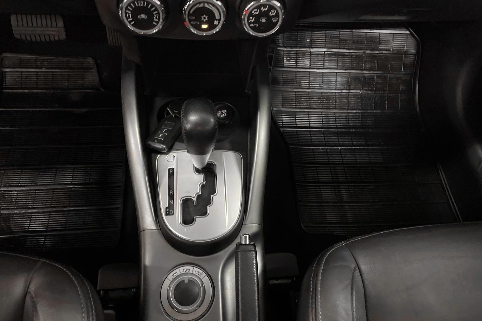 MITSUBISHI OUTLANDER 2011