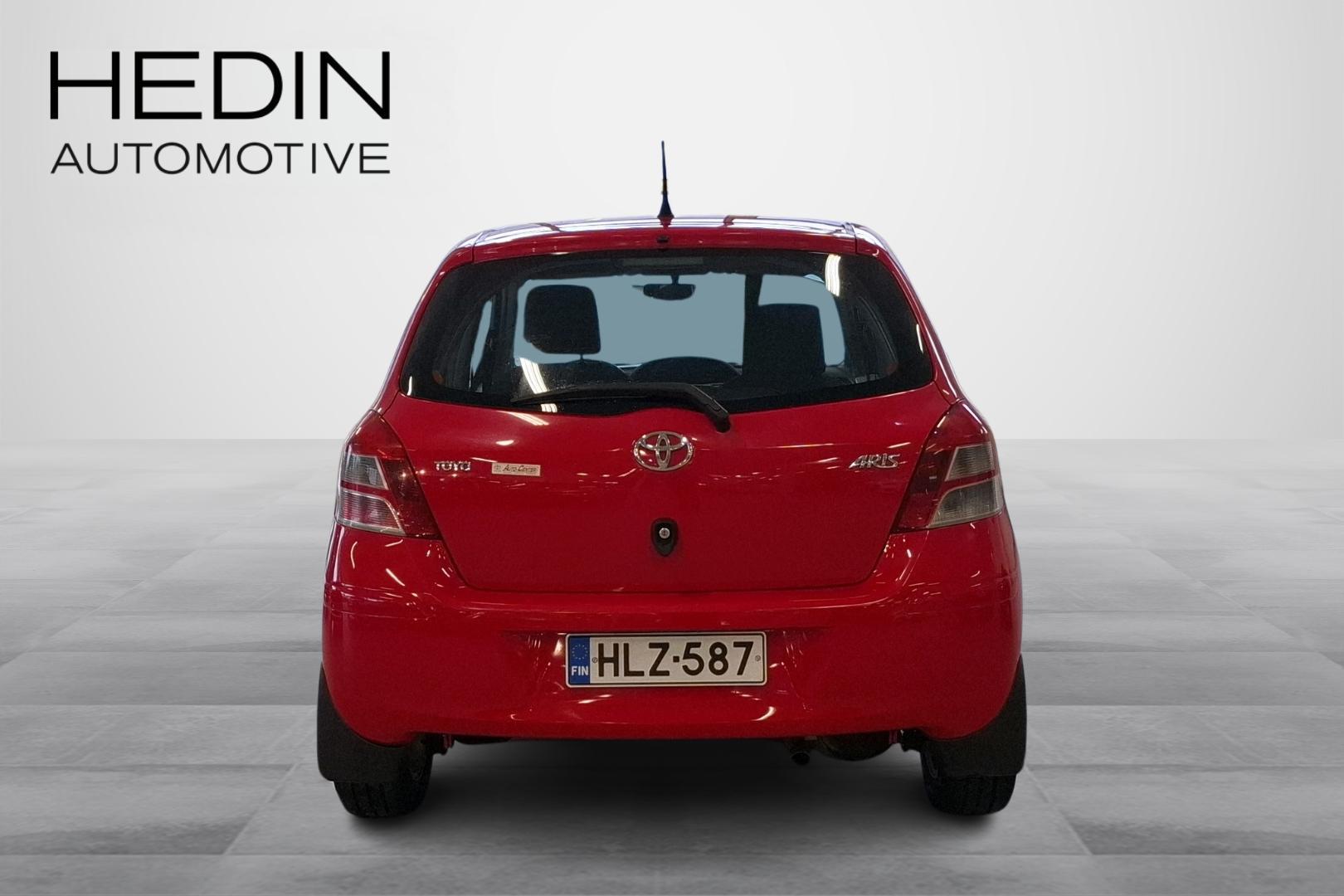 TOYOTA YARIS 2010