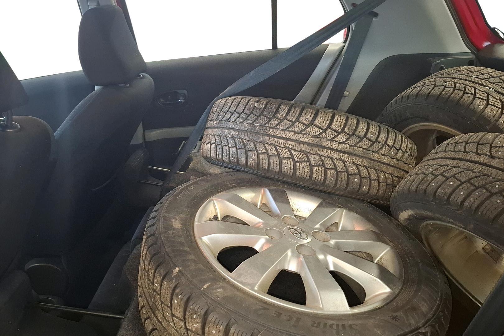 TOYOTA YARIS 2010