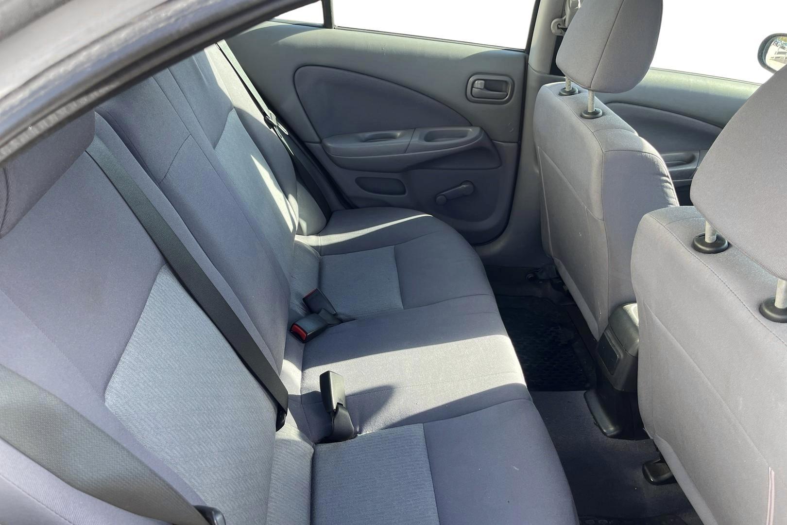 NISSAN ALMERA 2004