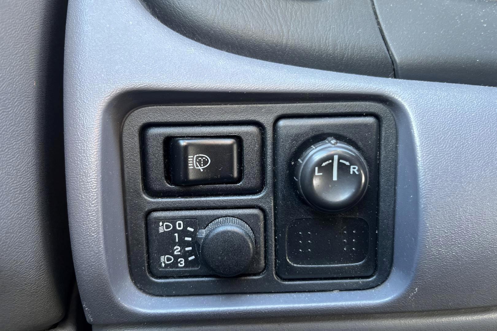 NISSAN ALMERA 2004