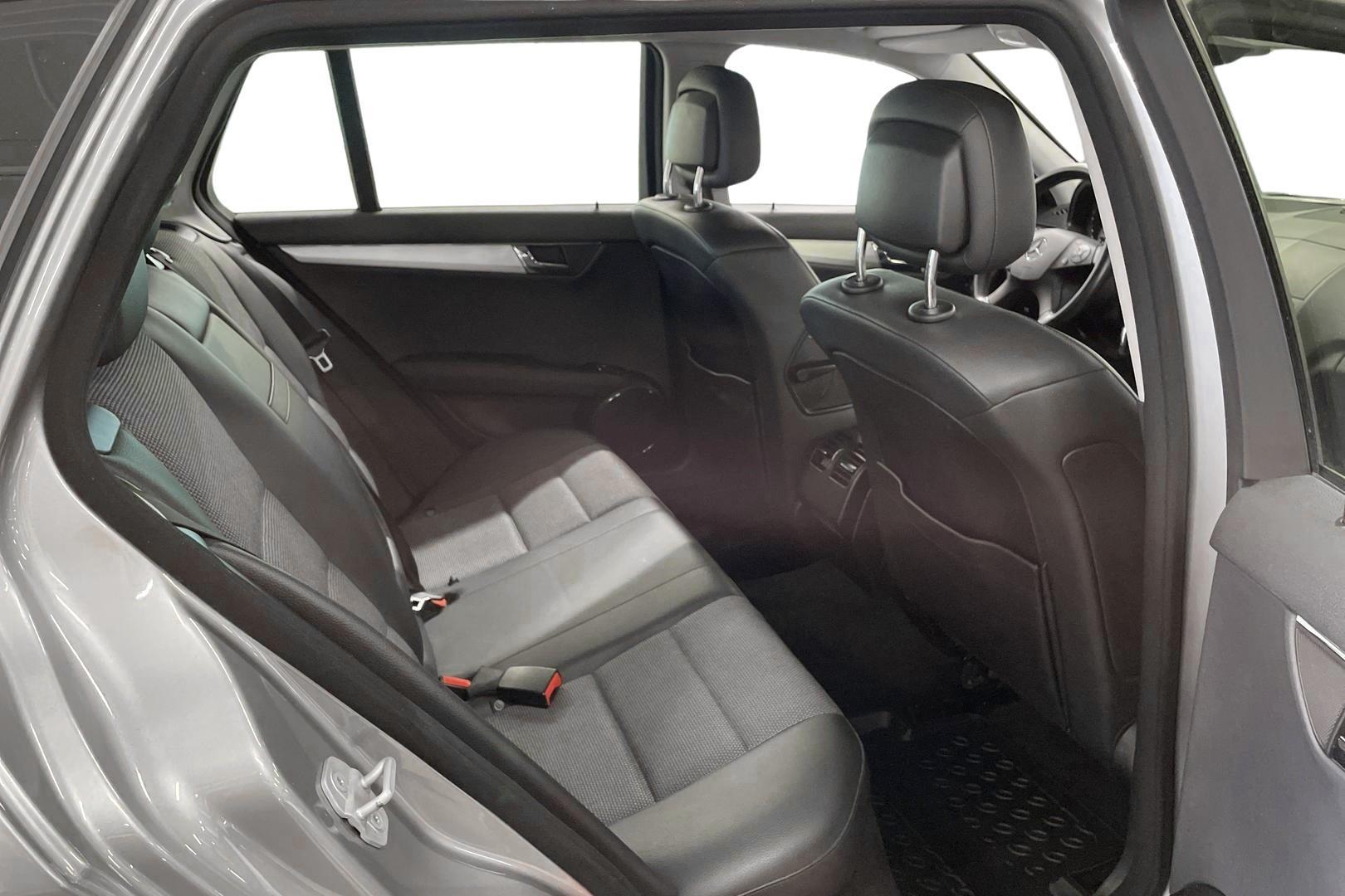 MERCEDES-BENZ C 2011