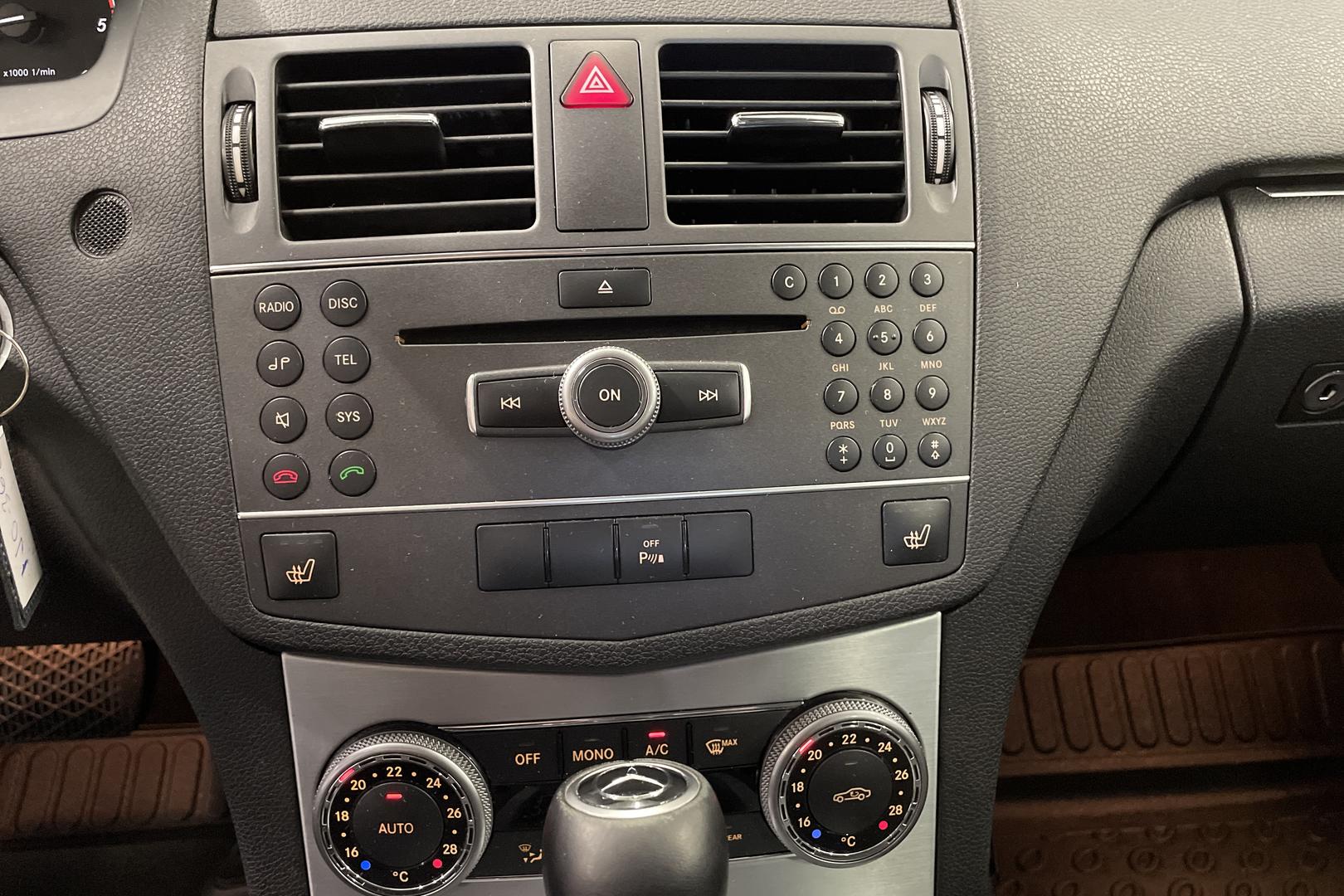MERCEDES-BENZ C 2011