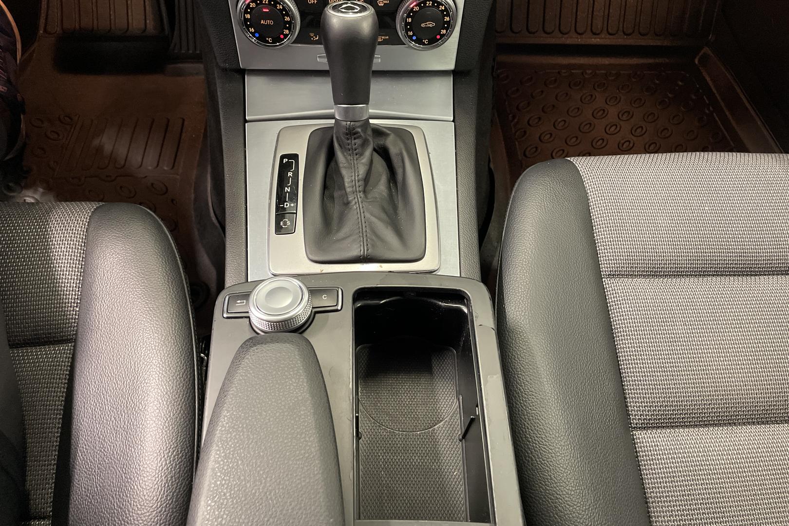 MERCEDES-BENZ C 2011