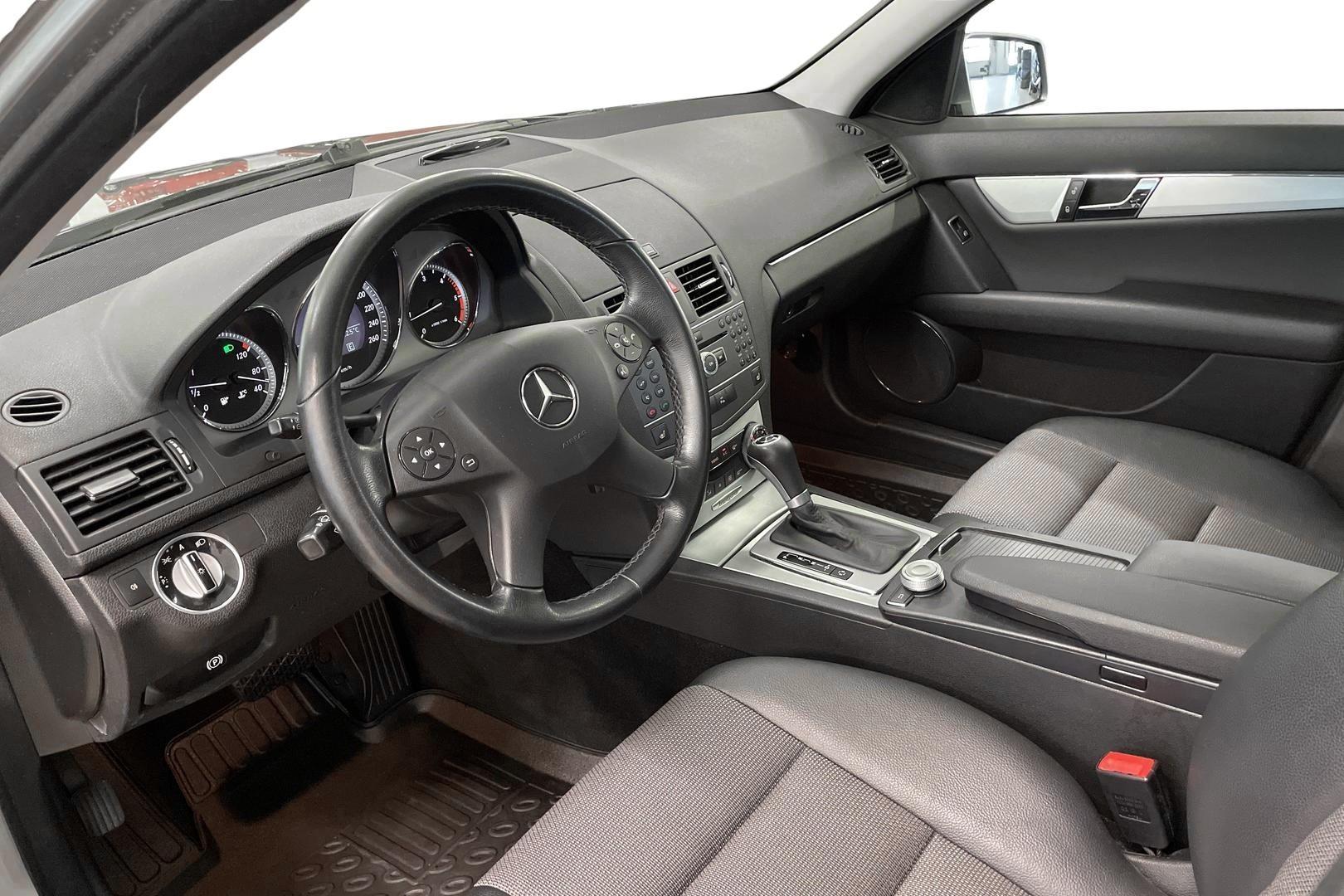MERCEDES-BENZ C 2011