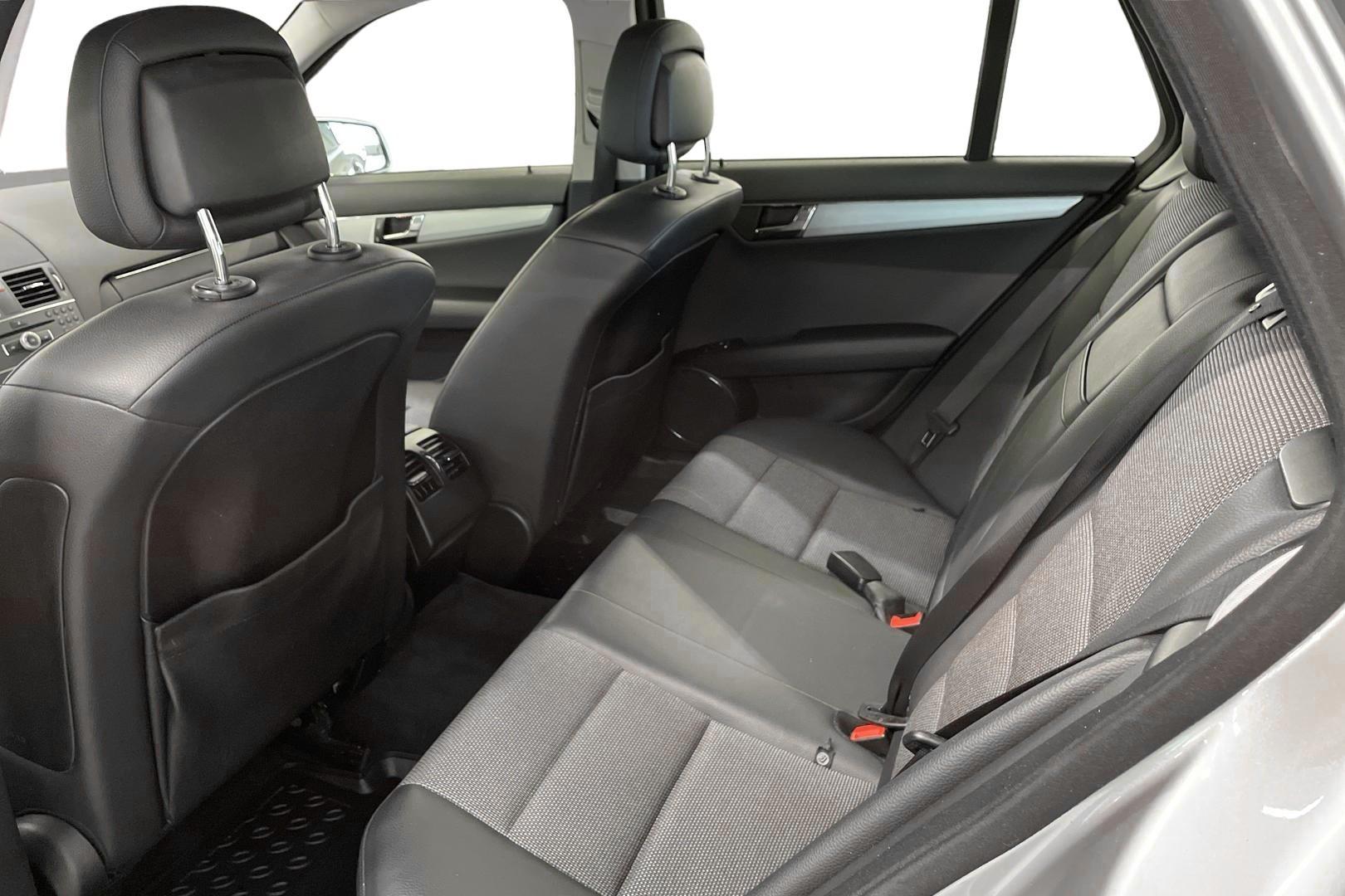 MERCEDES-BENZ C 2011