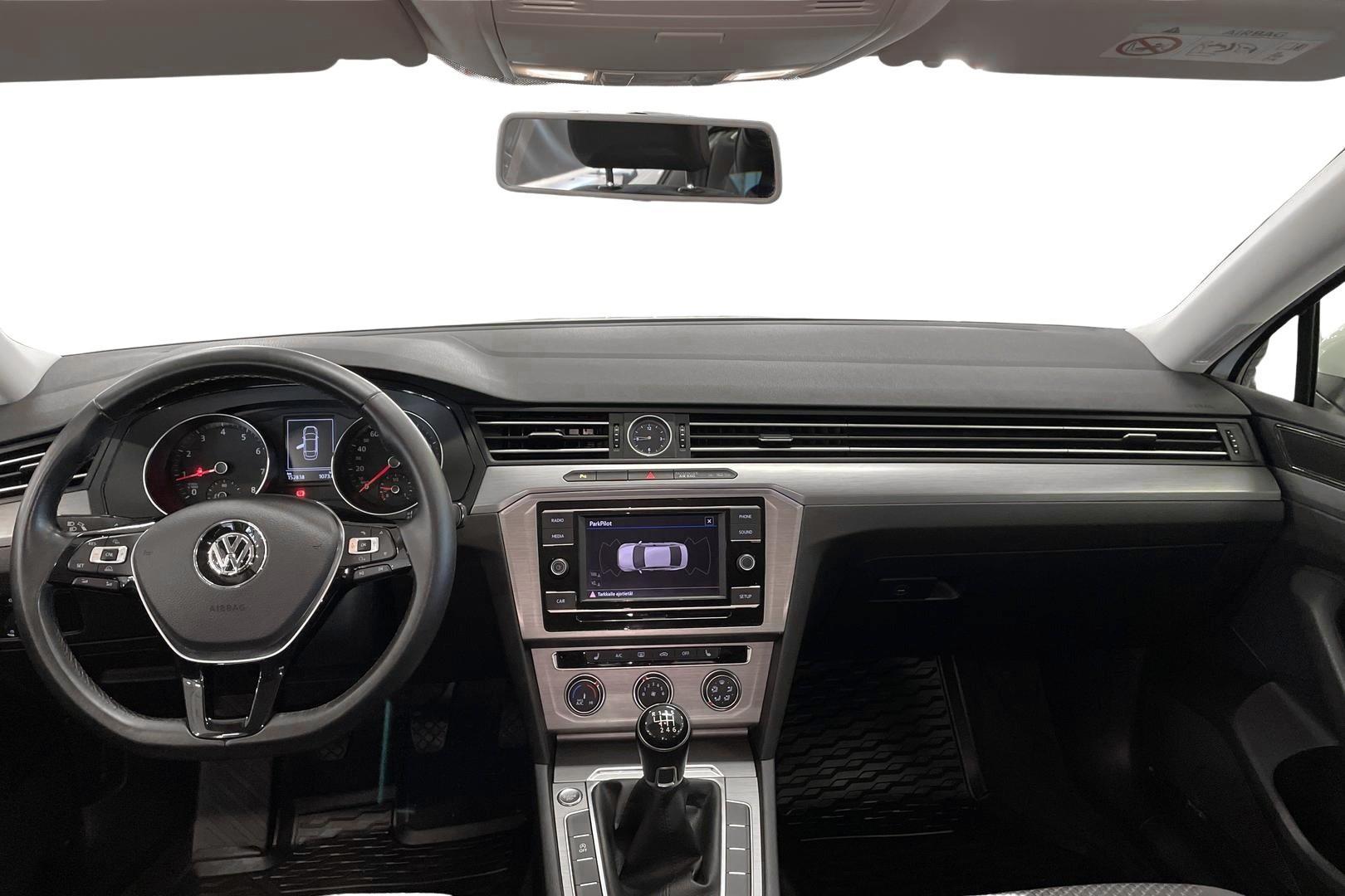 VOLKSWAGEN PASSAT 2018