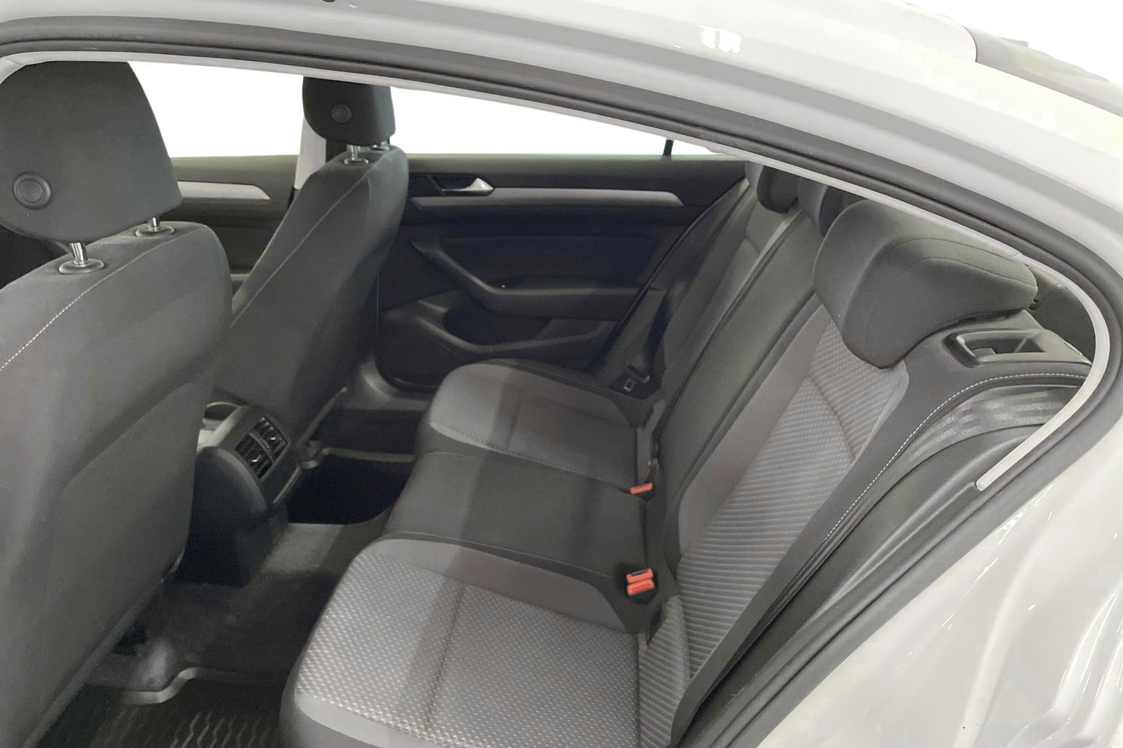 VOLKSWAGEN PASSAT 2018