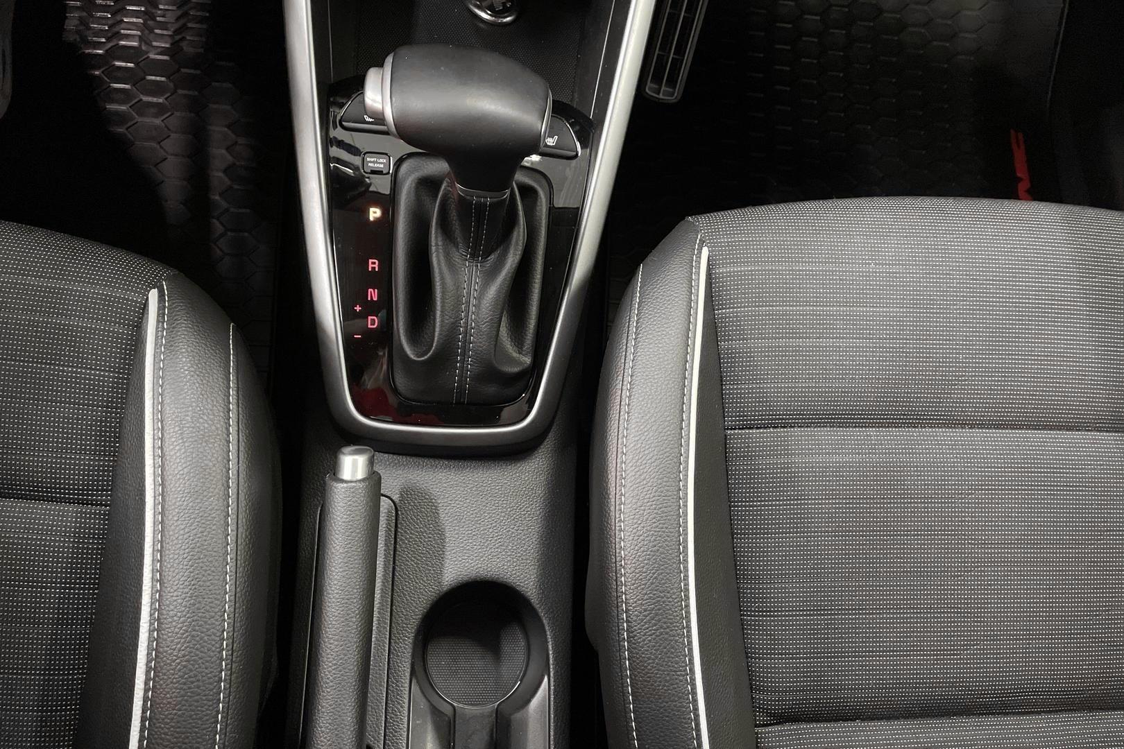 KIA STONIC 16
