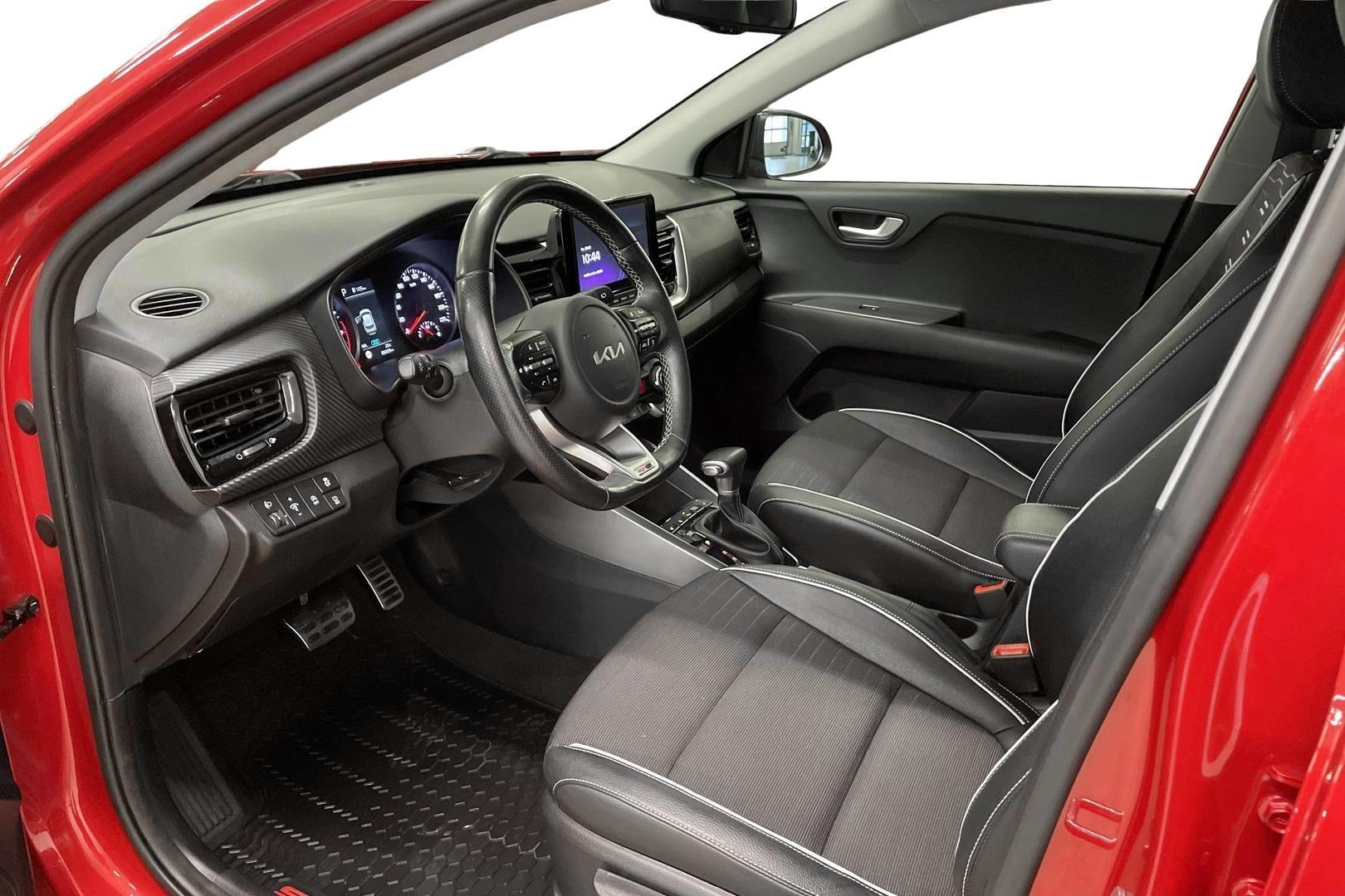 KIA STONIC 7