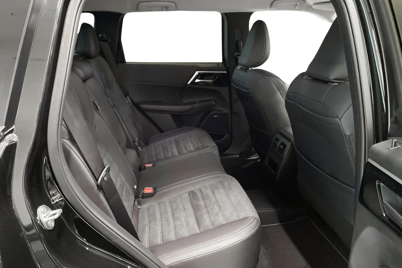 MITSUBISHI OUTLANDER 2025