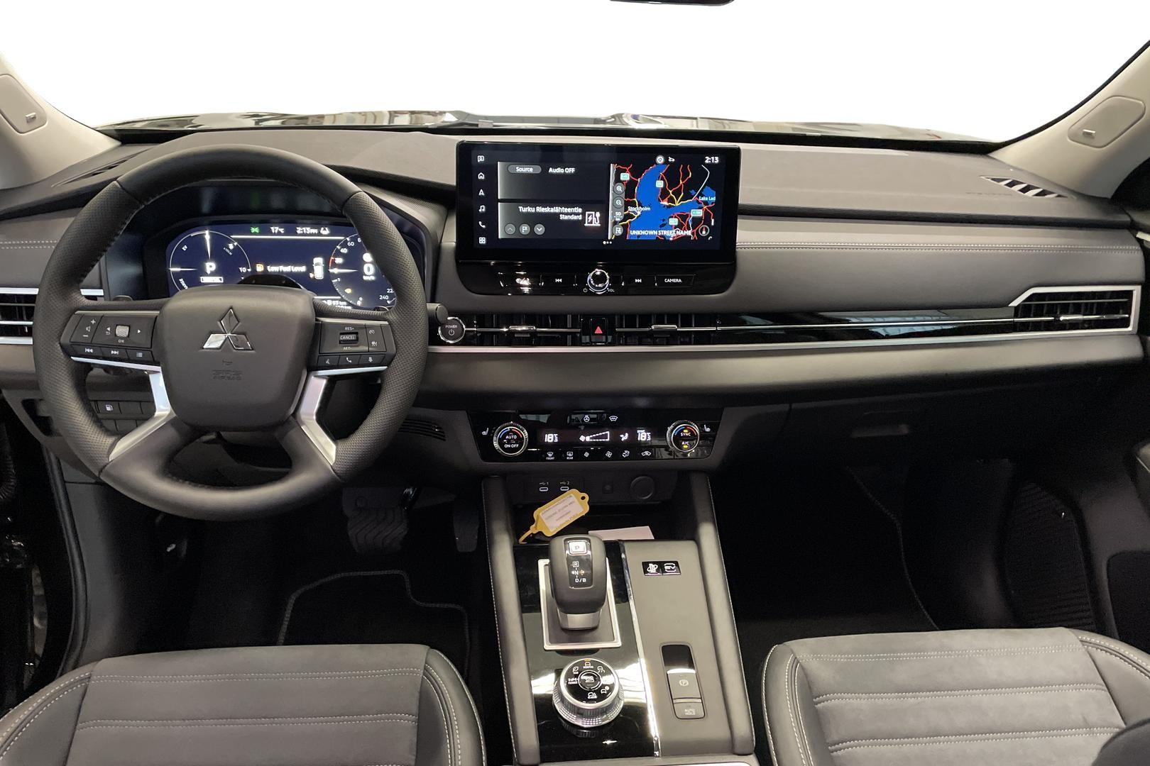 MITSUBISHI OUTLANDER 2025