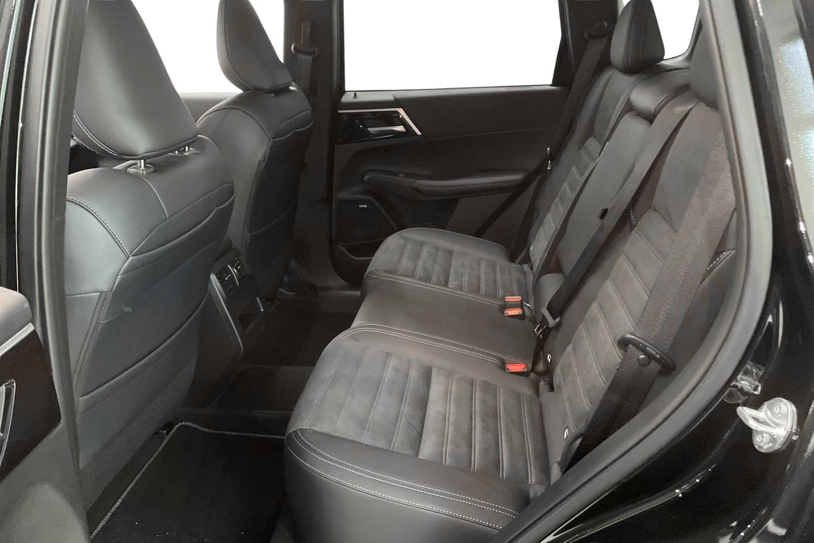 MITSUBISHI OUTLANDER 2025