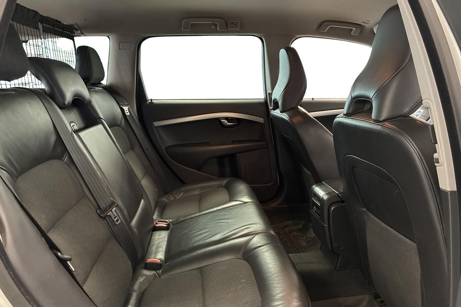 VOLVO V70 2014