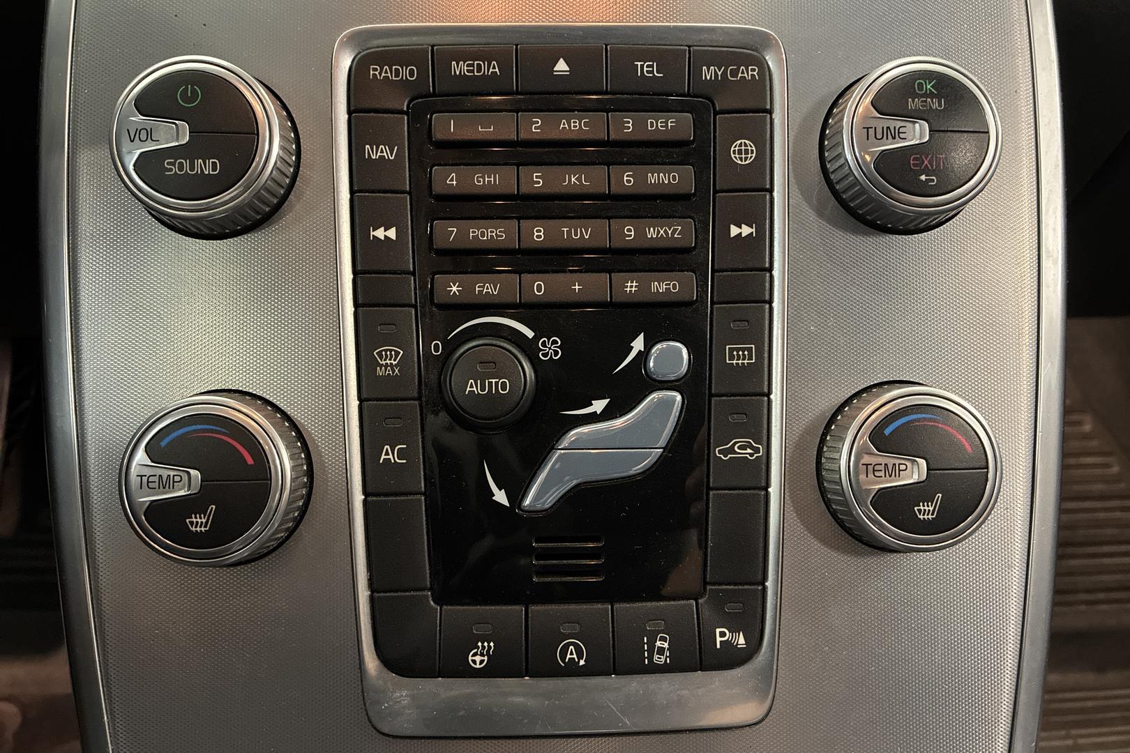 VOLVO V70 2014