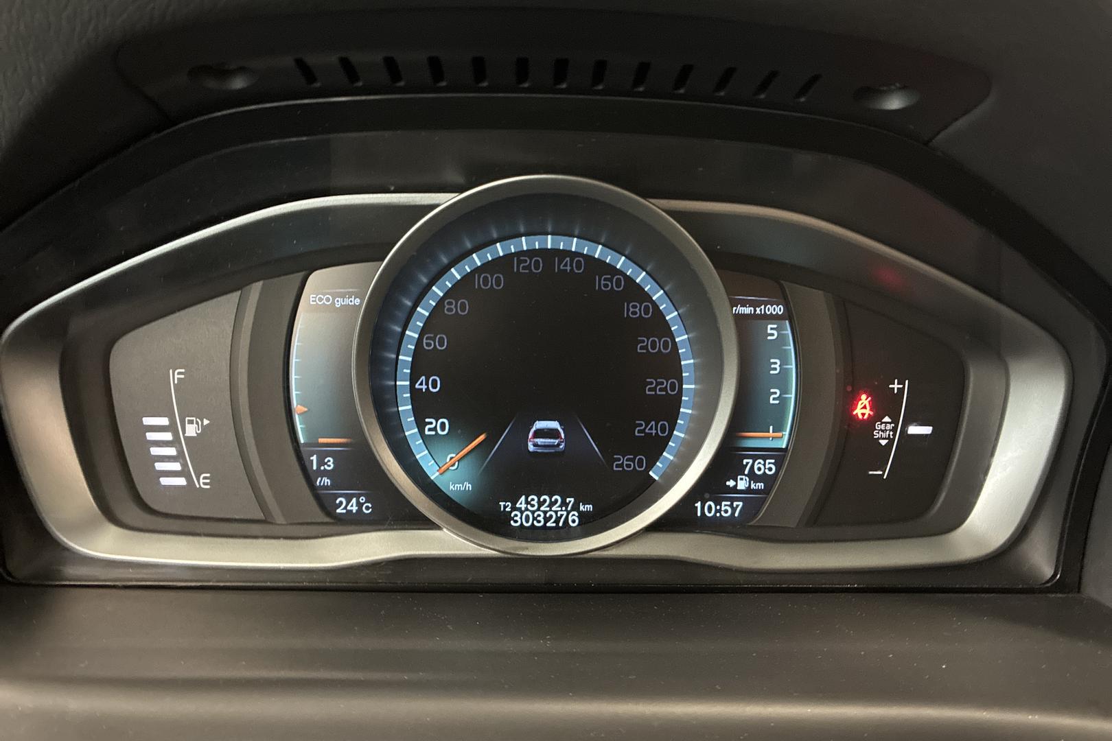 VOLVO V70 2014