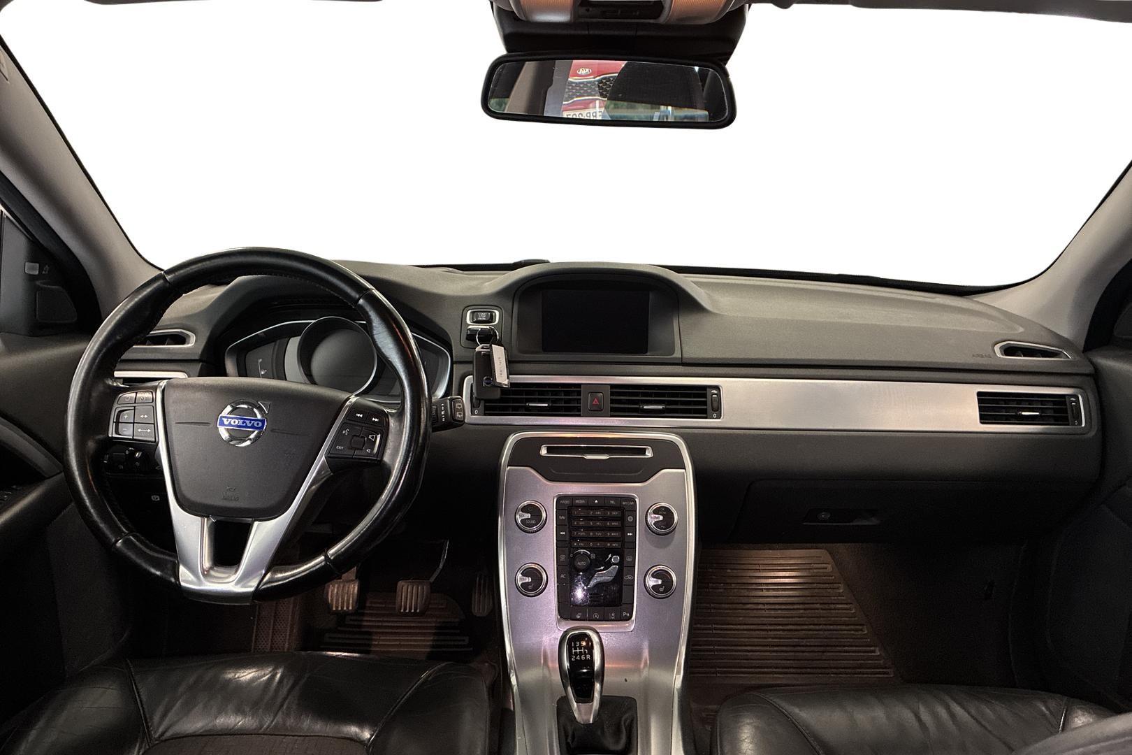 VOLVO V70 2014
