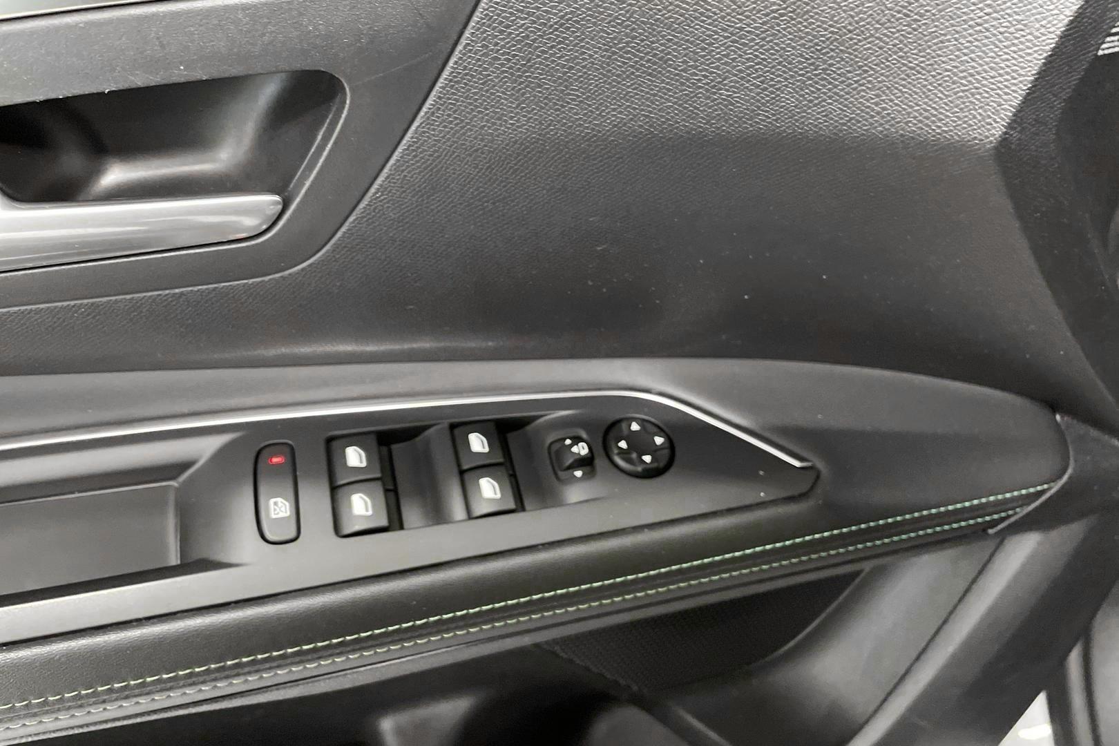 PEUGEOT 3008 2021