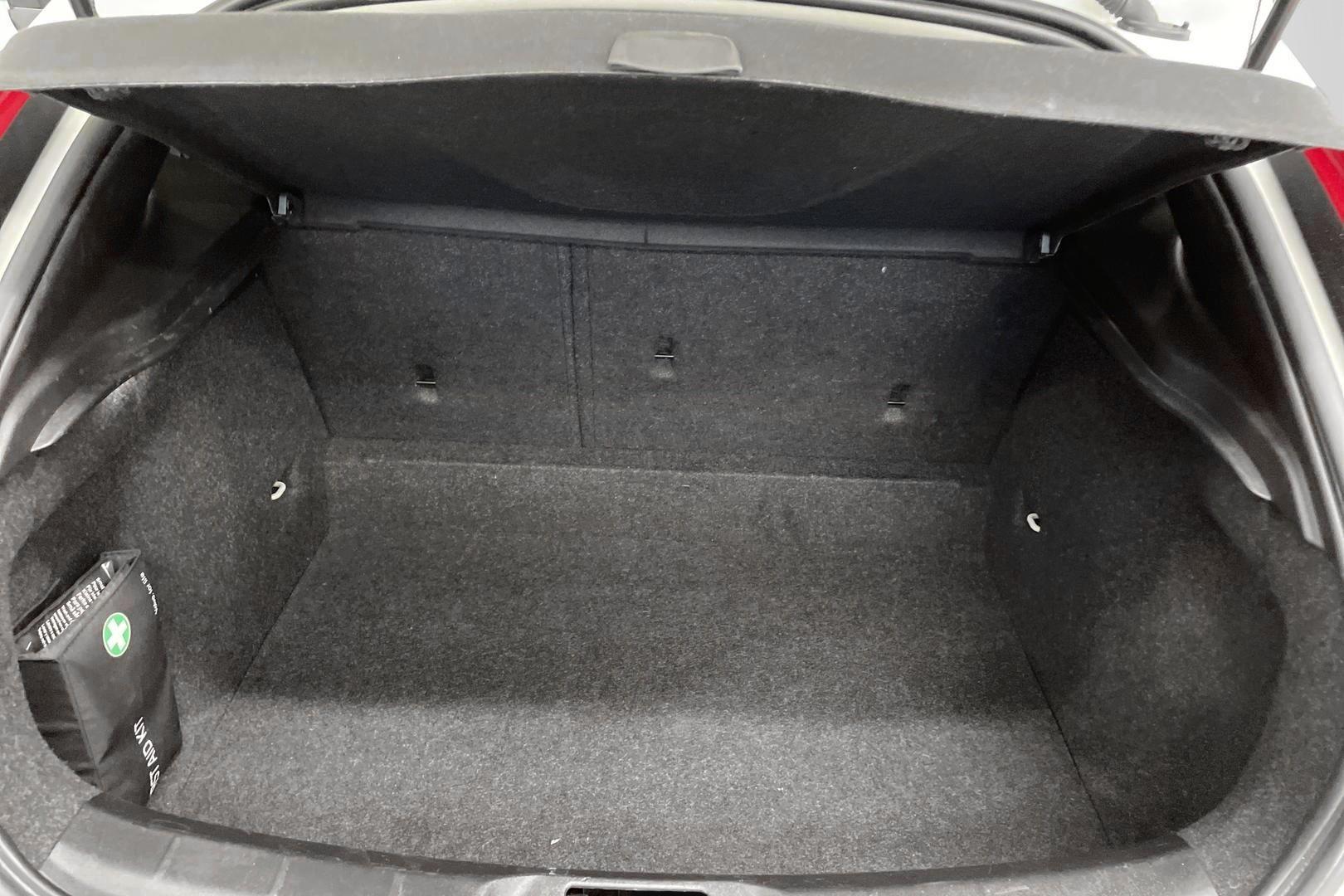 Volvo V40 2015