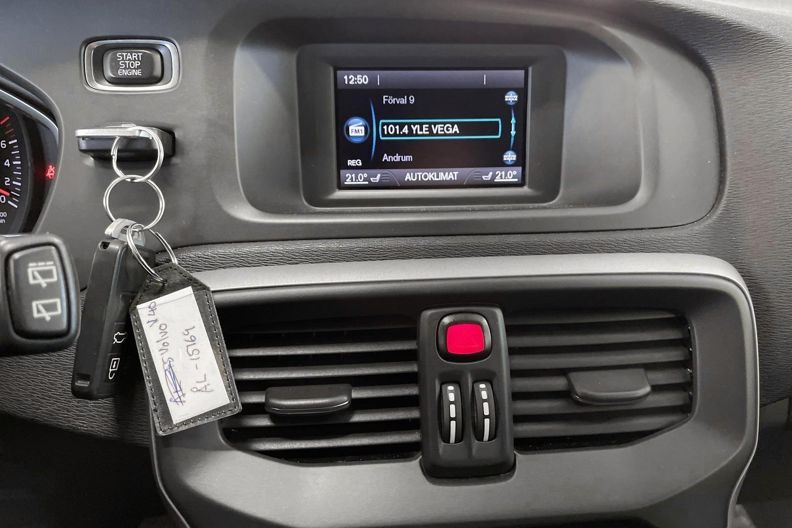 Volvo V40 2015