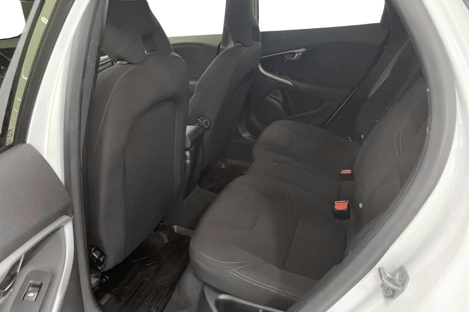 Volvo V40 2015