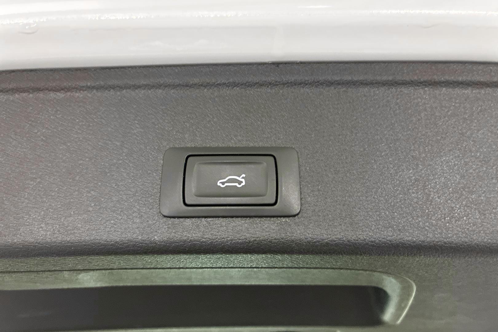 AUDI A4 2022