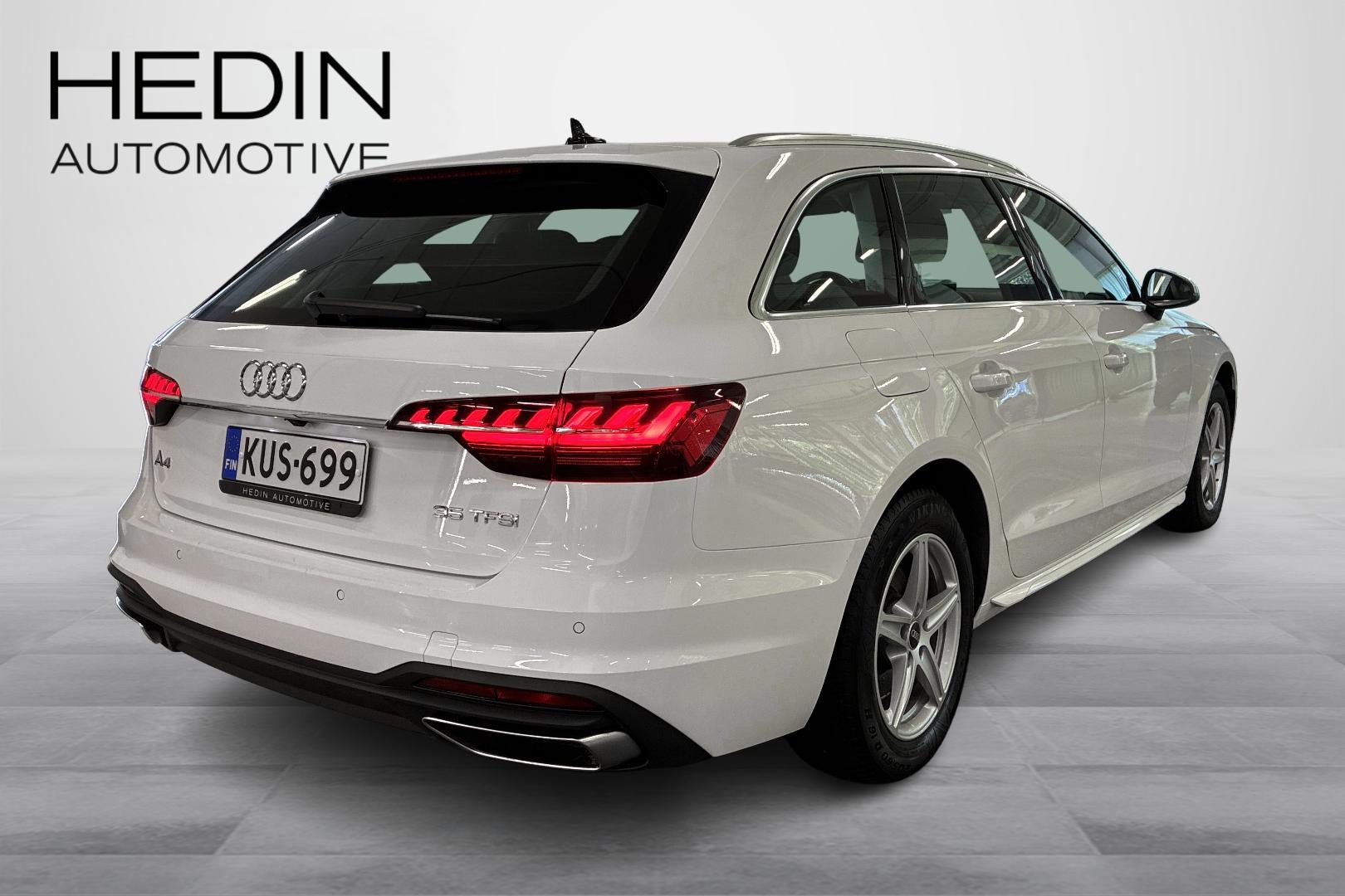 AUDI A4 2022