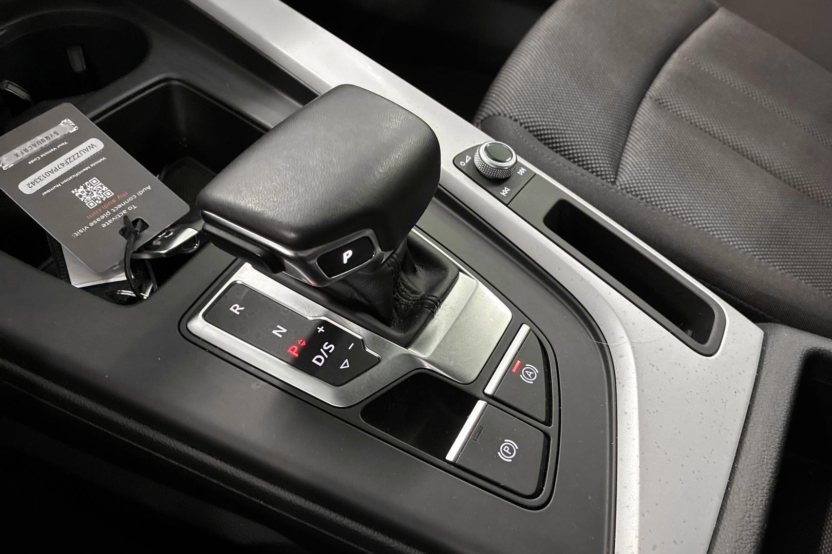 AUDI A4 2022