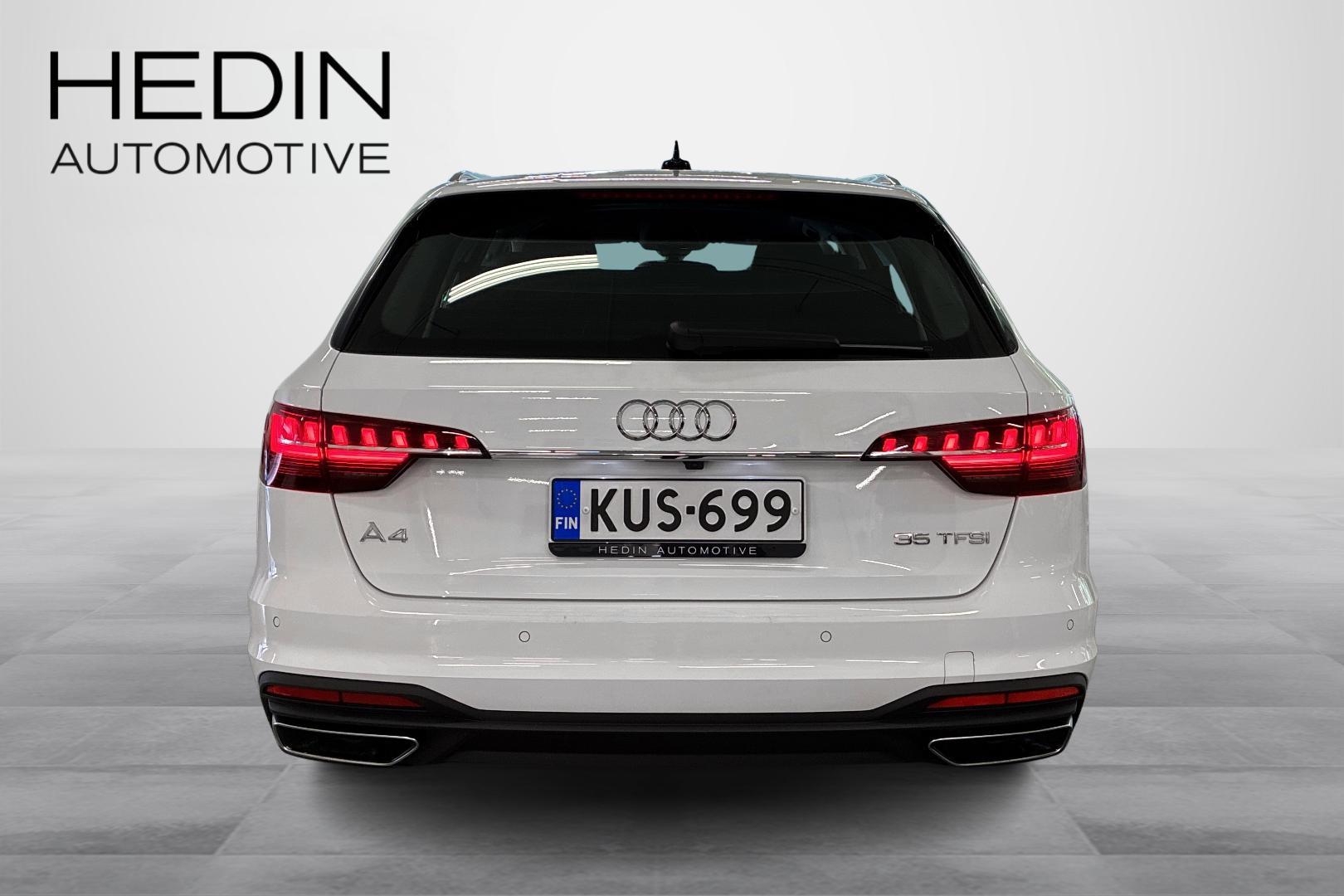 AUDI A4 2022