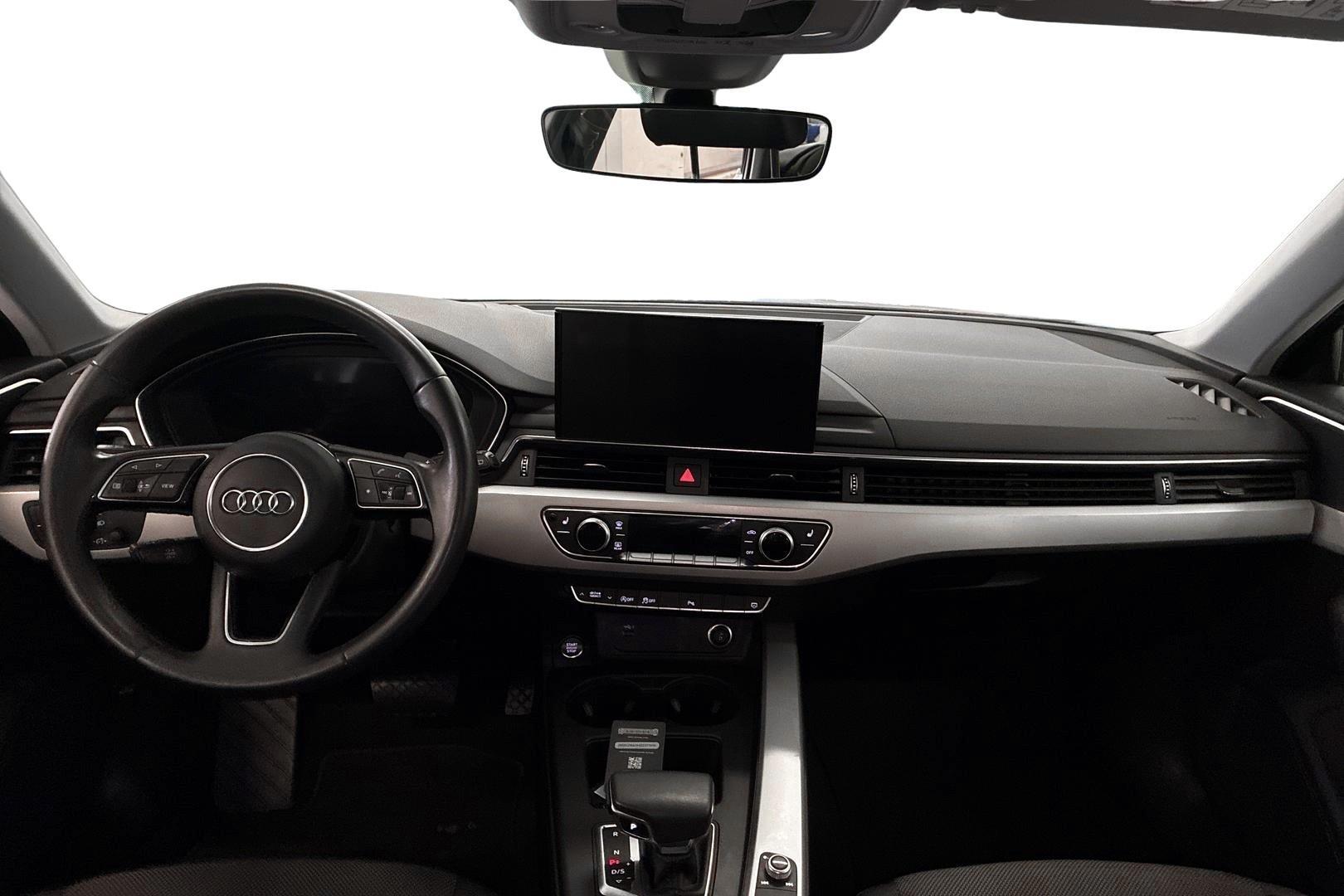 AUDI A4 2022