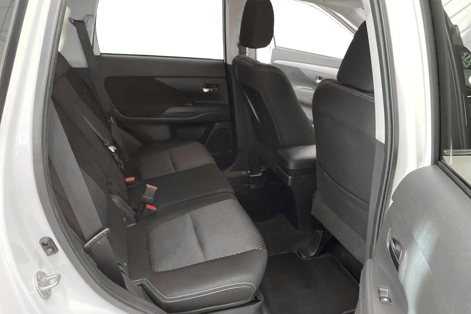 MITSUBISHI Outlander 2017