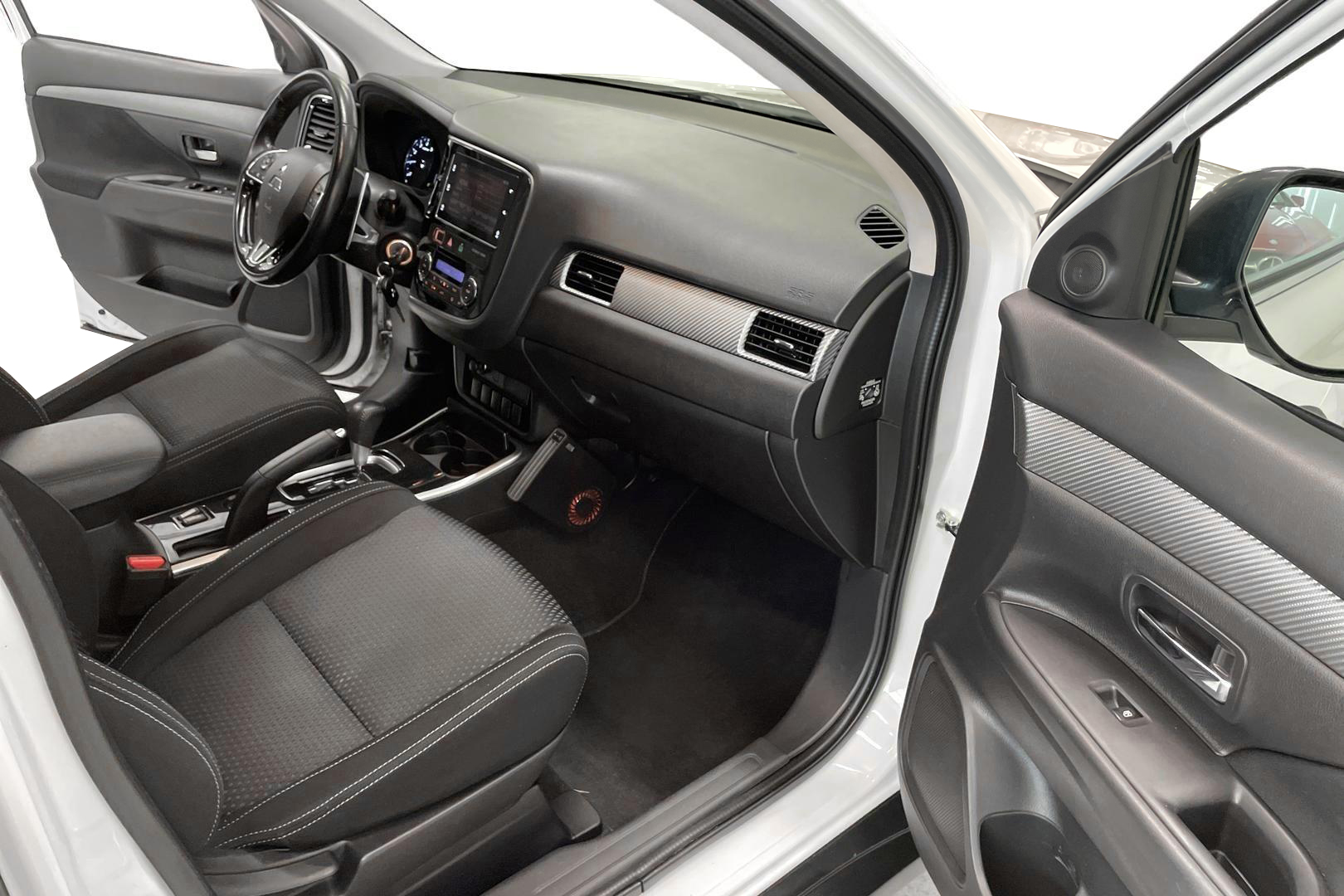 MITSUBISHI Outlander 2017