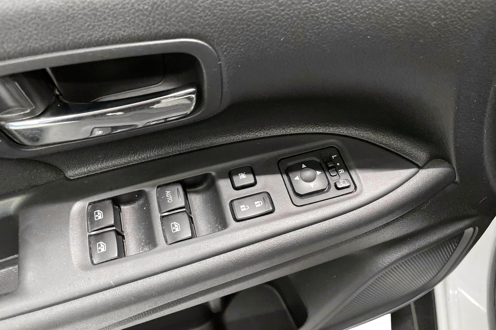 MITSUBISHI Outlander 2017