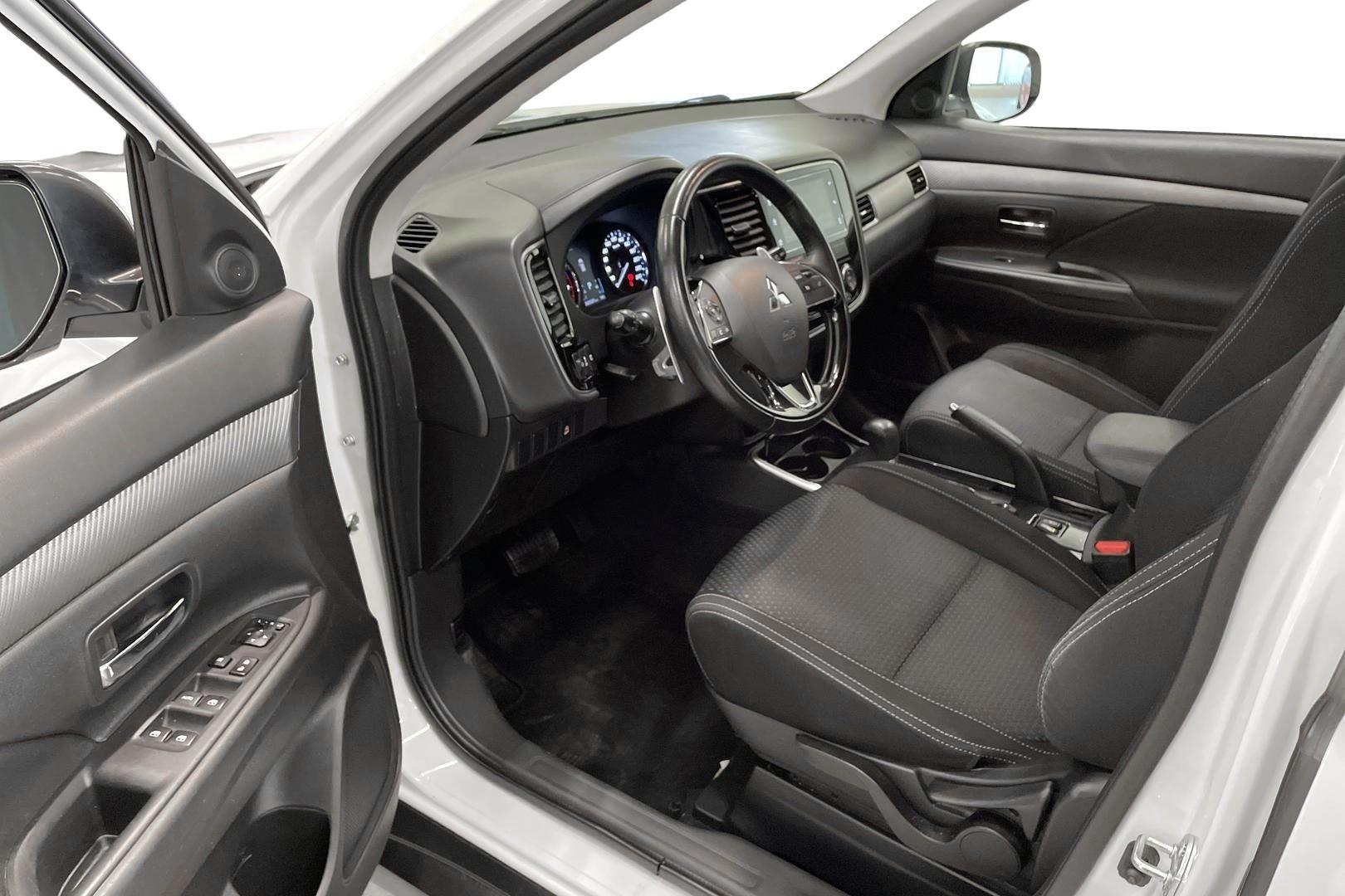 MITSUBISHI Outlander 2017