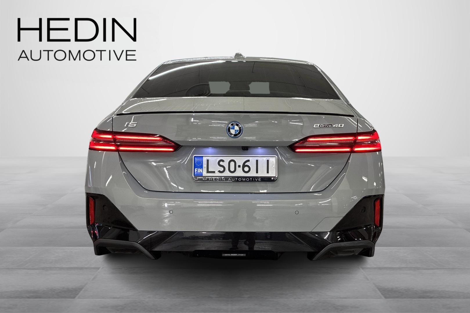 BMW i5 2024