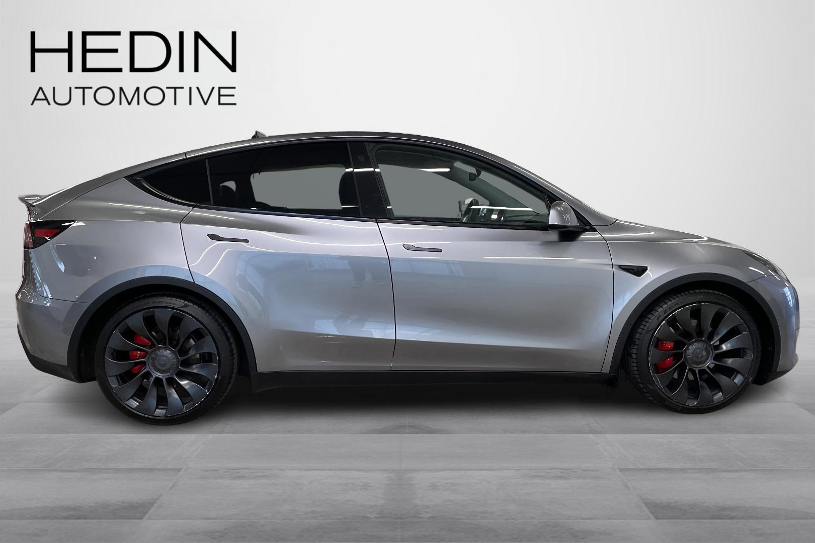 Tesla Model Y 2024