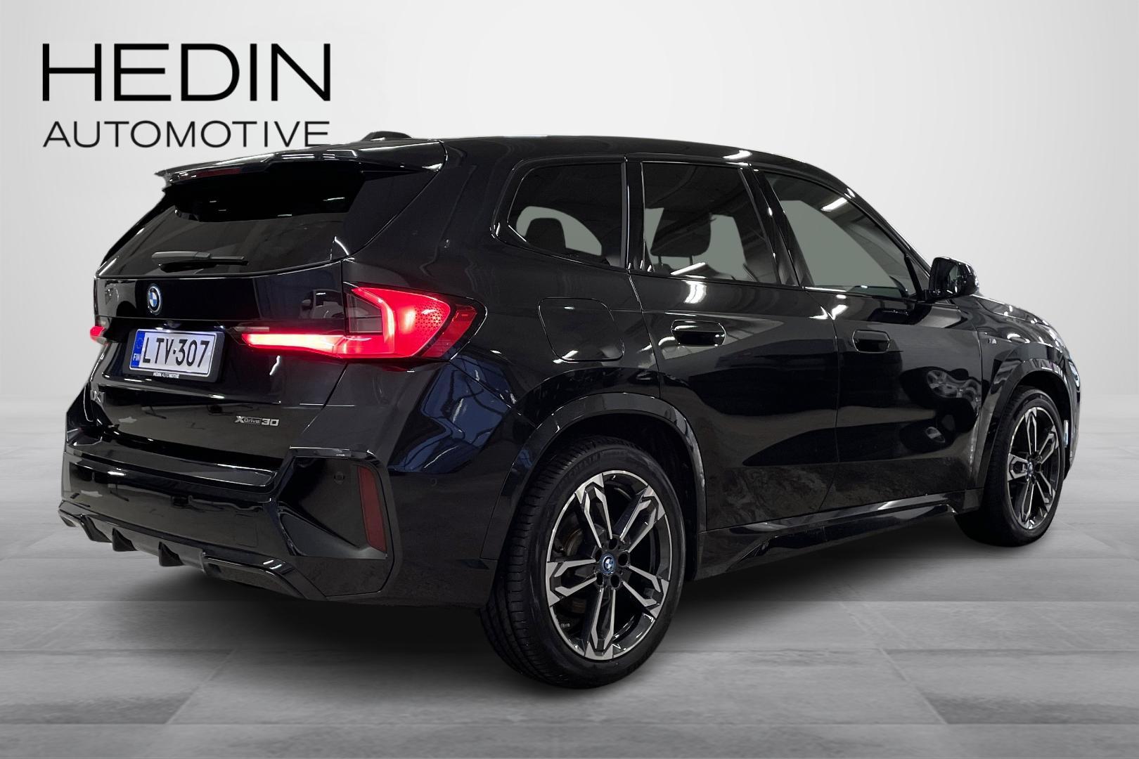 BMW iX1 2024