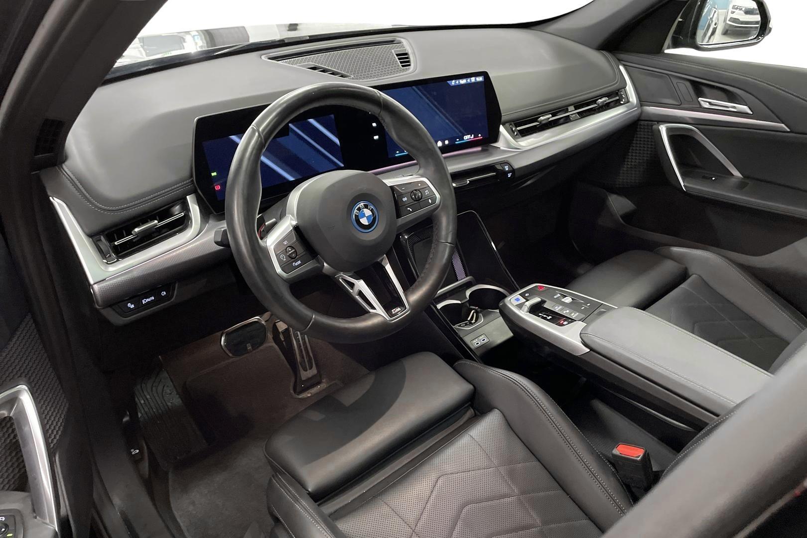 BMW iX1 2024