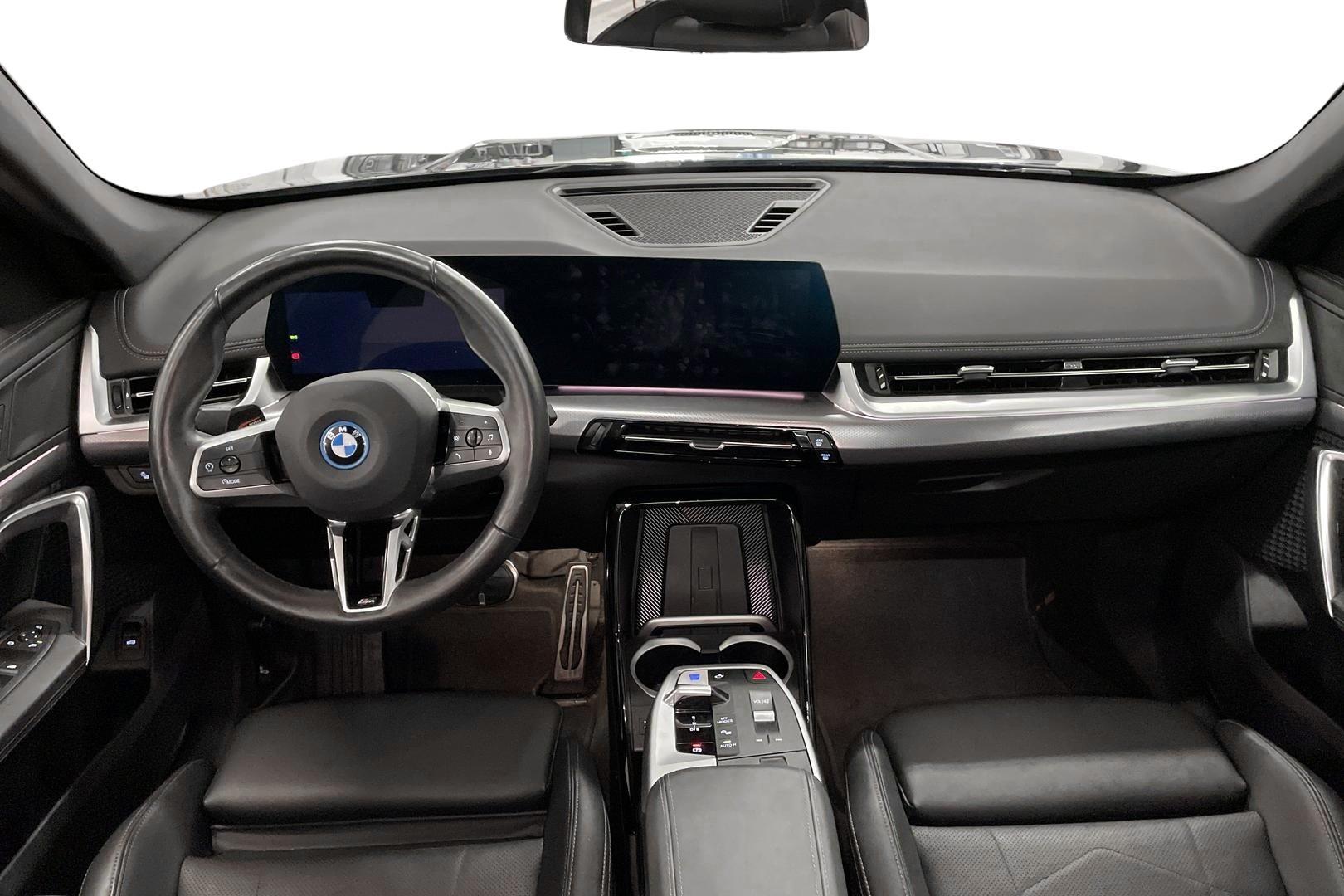 BMW iX1 2024