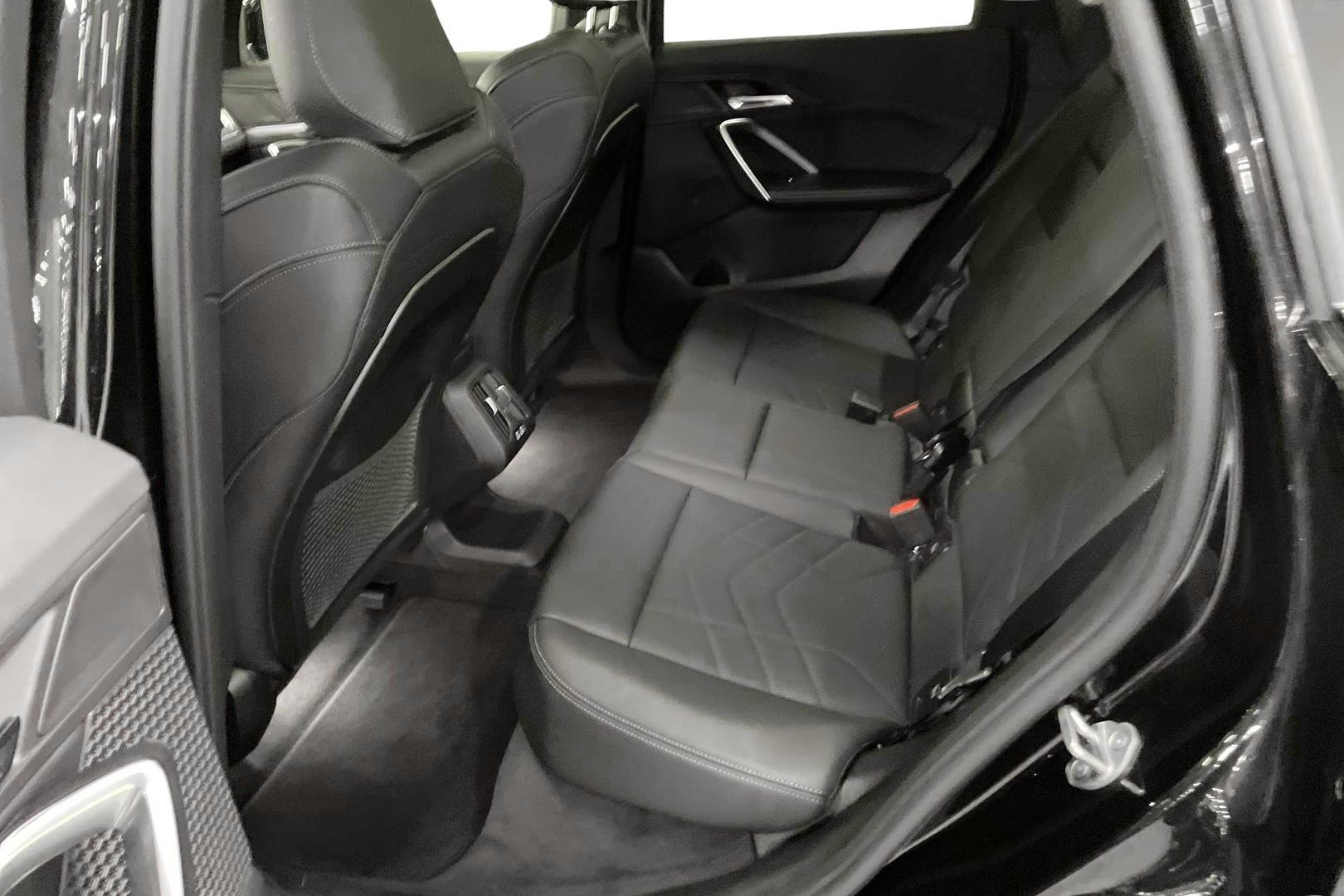 BMW iX1 2024