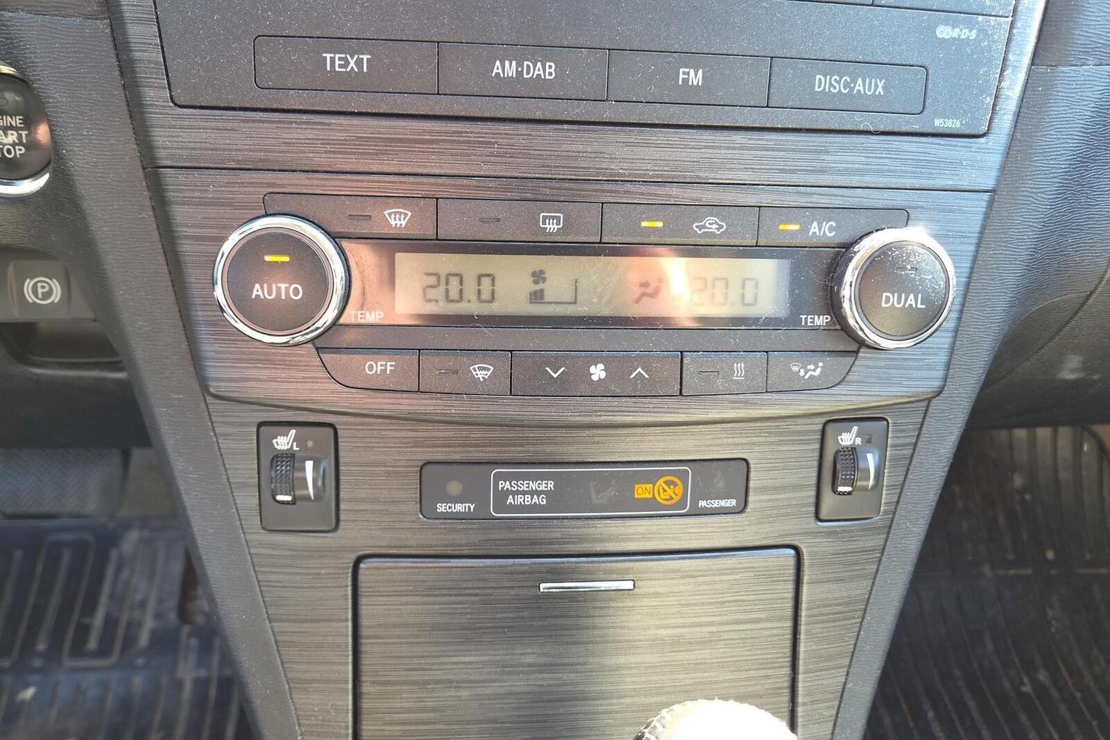 Toyota Avensis 2010