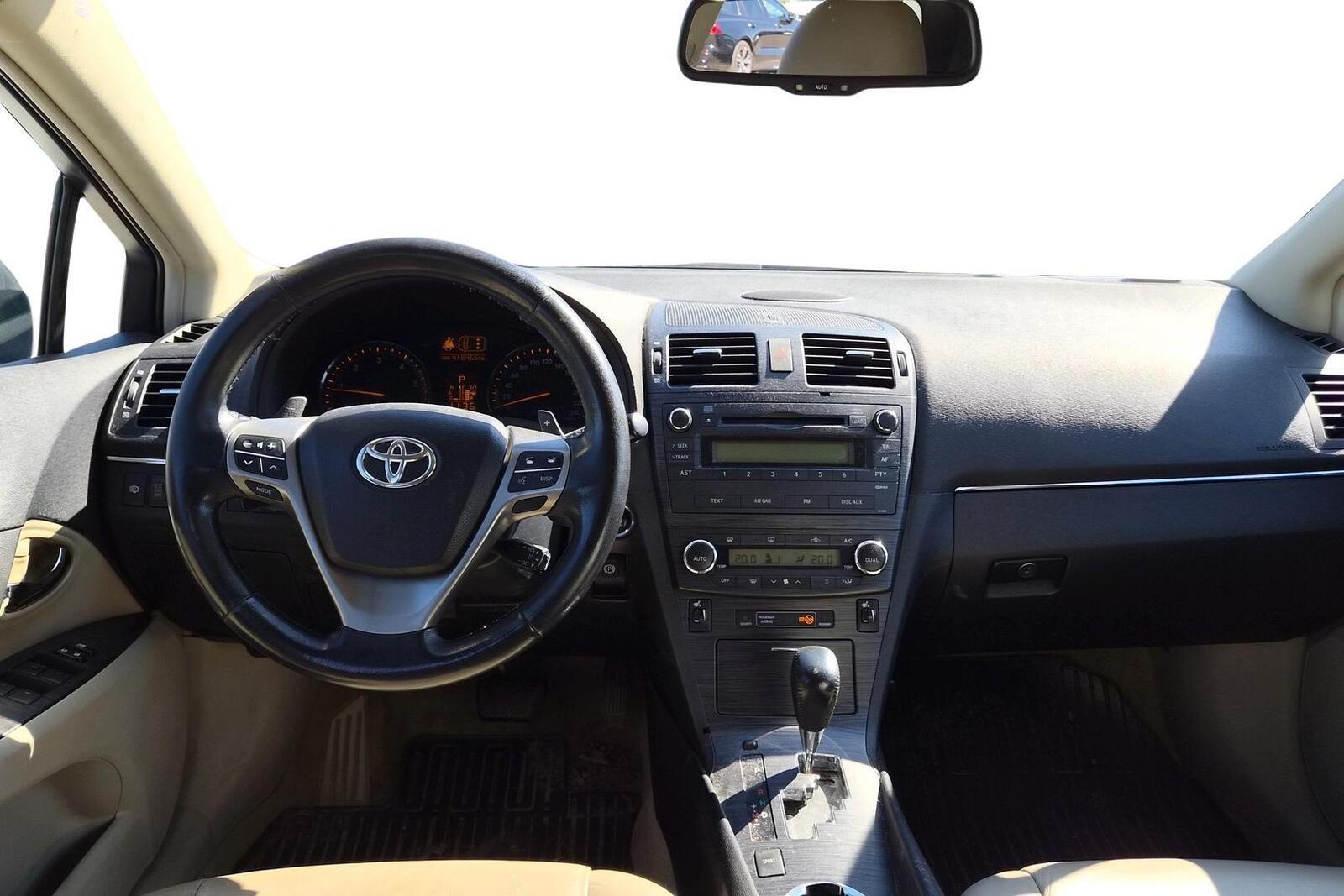 Toyota Avensis 2010