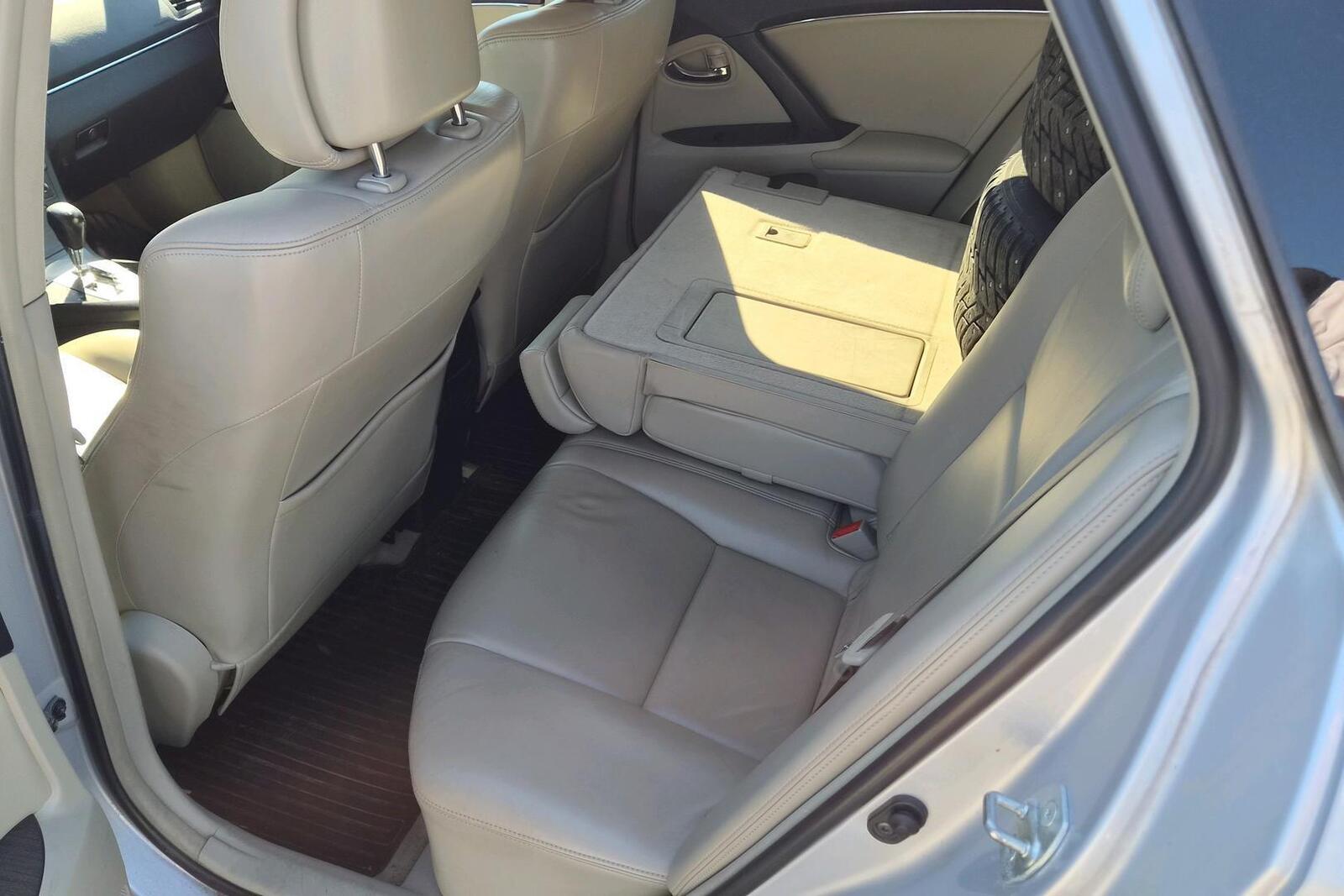 Toyota Avensis 2010