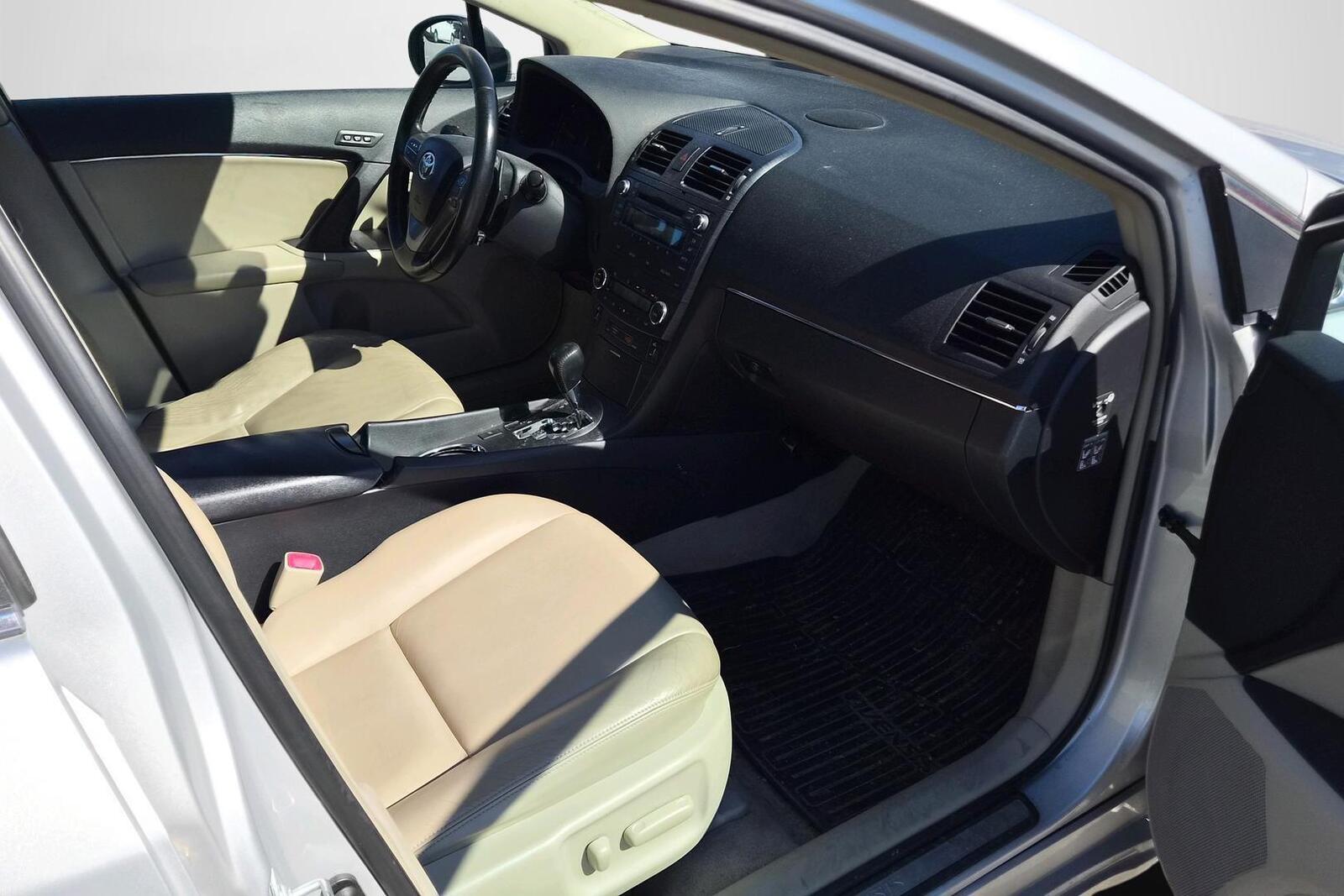 Toyota Avensis 2010